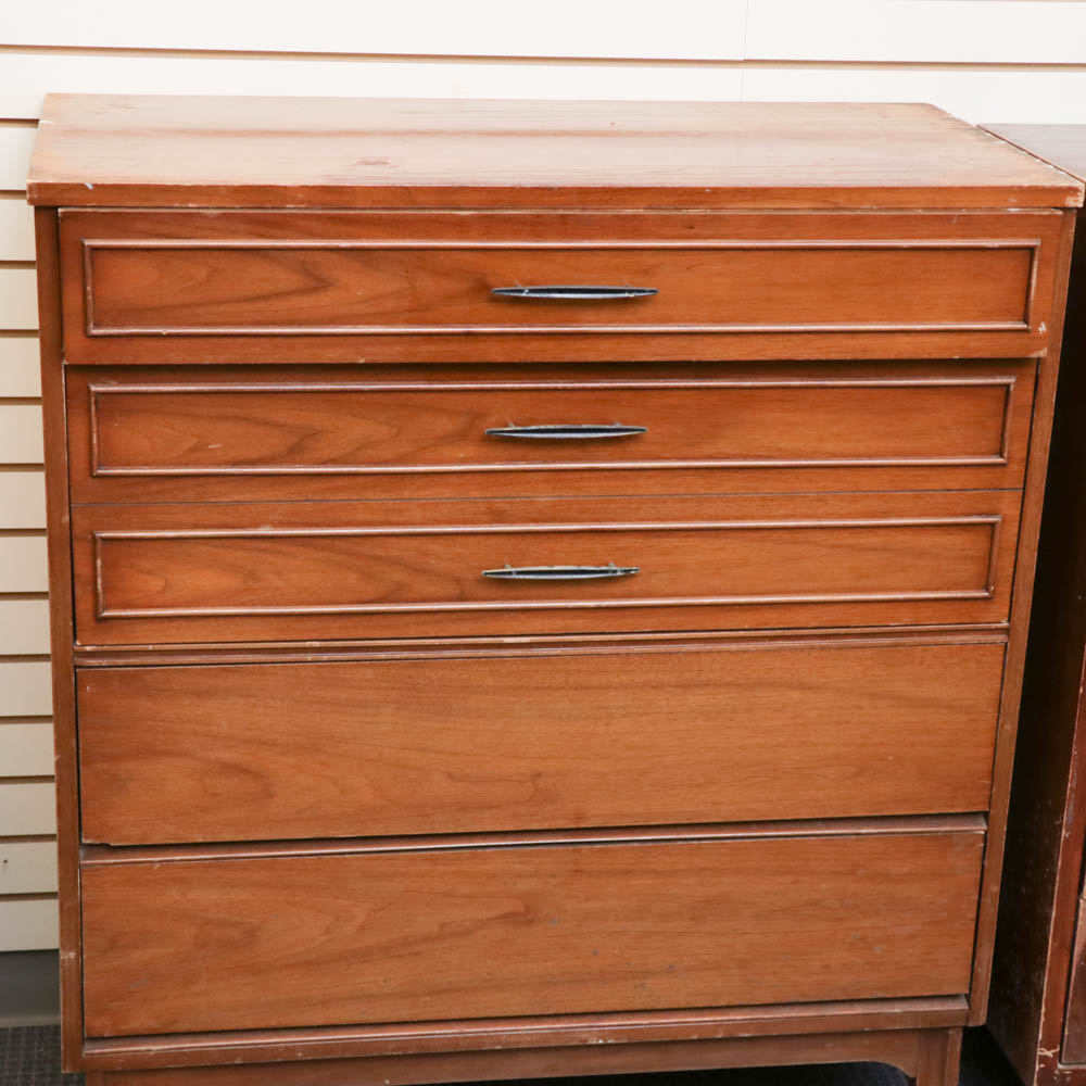 Mid Century Modern Dixie Furniture Chest of Drawers