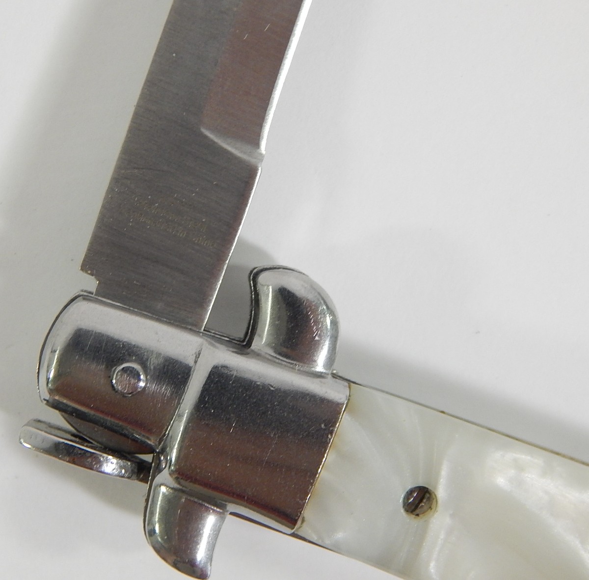 Kriegar Stiletto Lockback Folding Knive