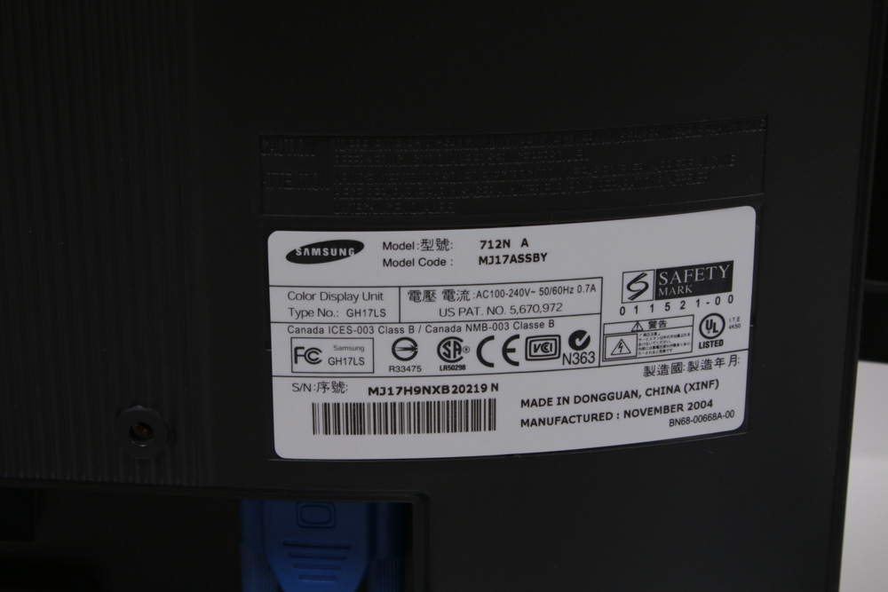 Samsung Sync Master 712N, Dell Monitor, Mic Stand,Drumsticks and Proscreen PS101