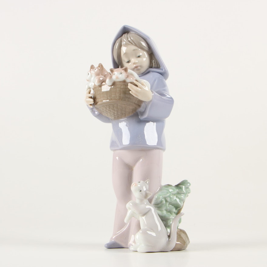 Lladró "Mother's Little Helper" Porcelain Figurine, 1993-1998