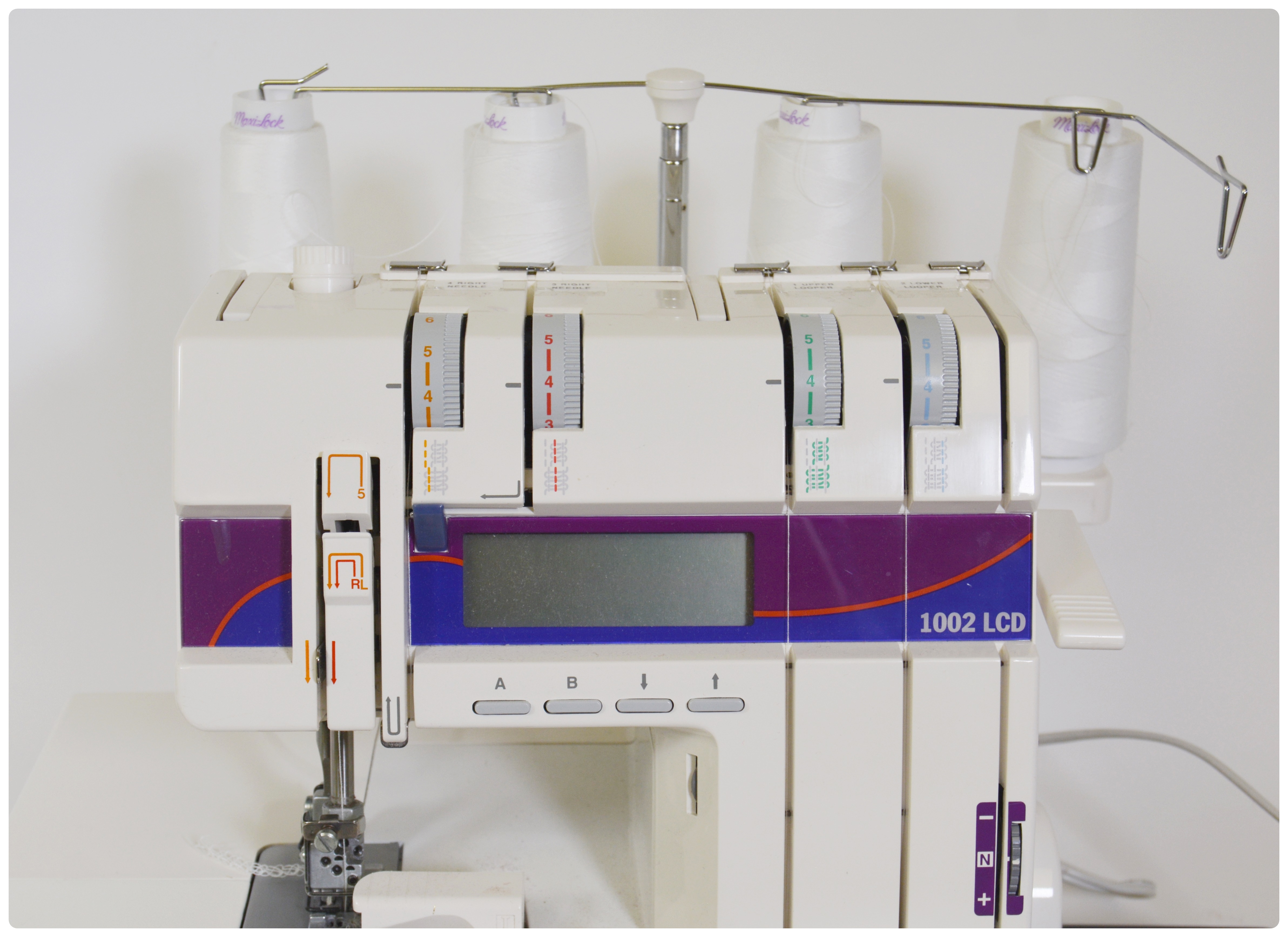 Husqvarna Viking Huskylock 1002LCD 1002L Five Thread Serger Sewing Machine