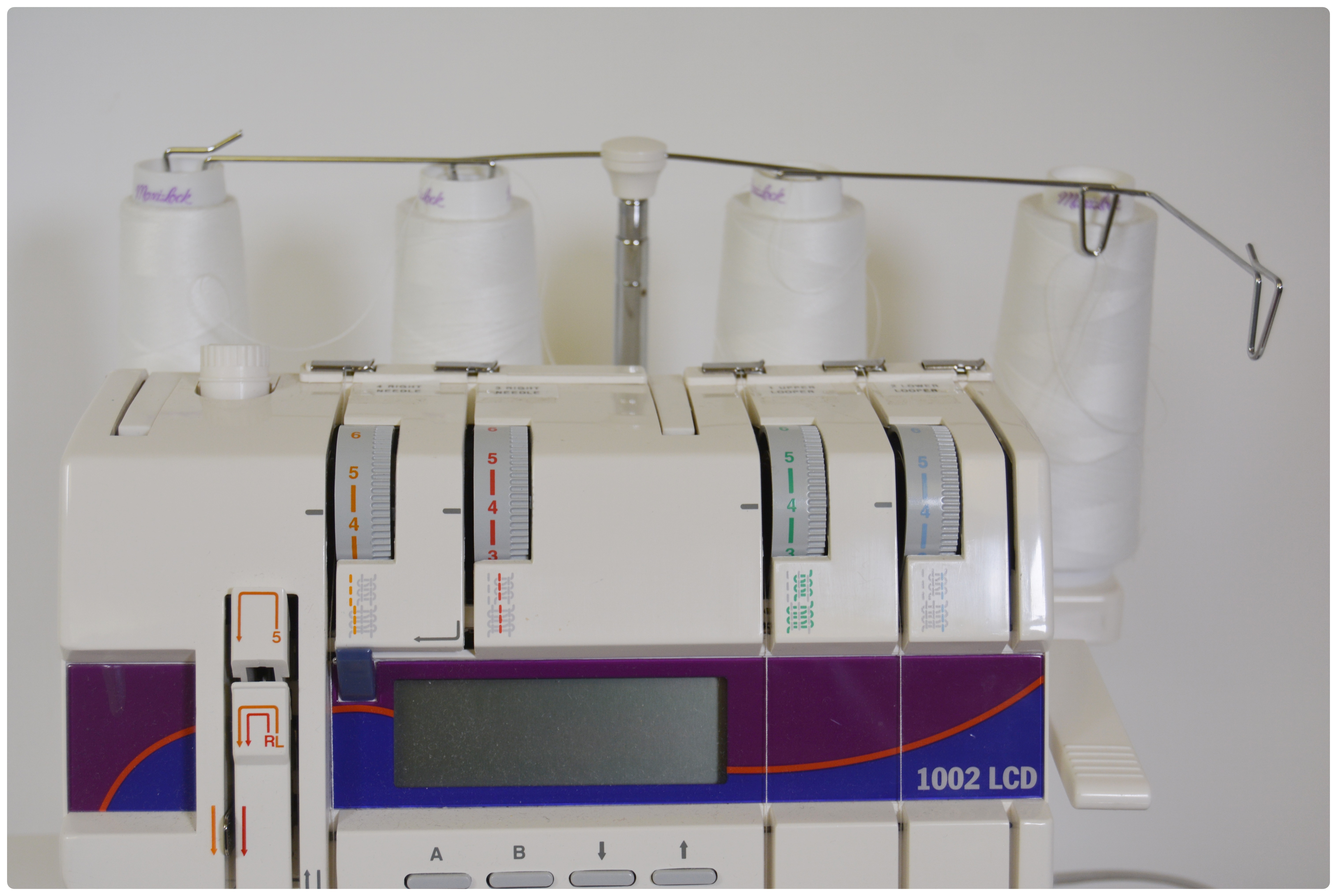 Husqvarna Viking Huskylock 1002LCD 1002L Five Thread Serger Sewing Machine