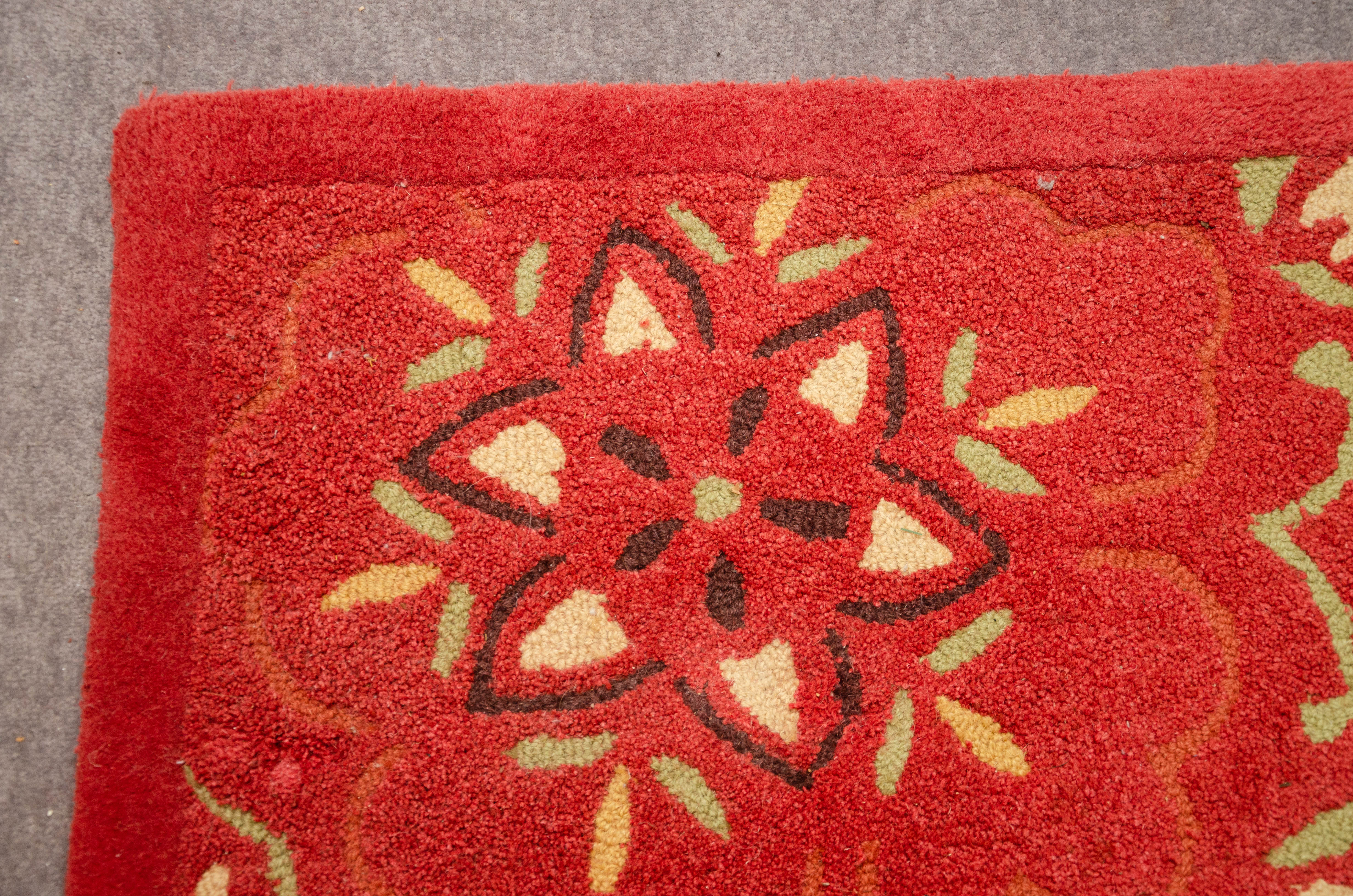 Tufted Pier 1 Imports "Estrella Flor" Indian Wool Area Rug