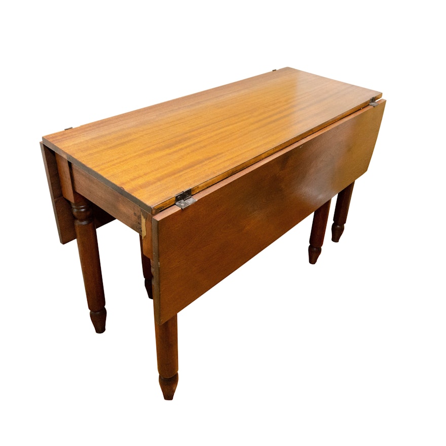 Federal Style Cherry Drop Leaf Table, Mid to Late 19th Century