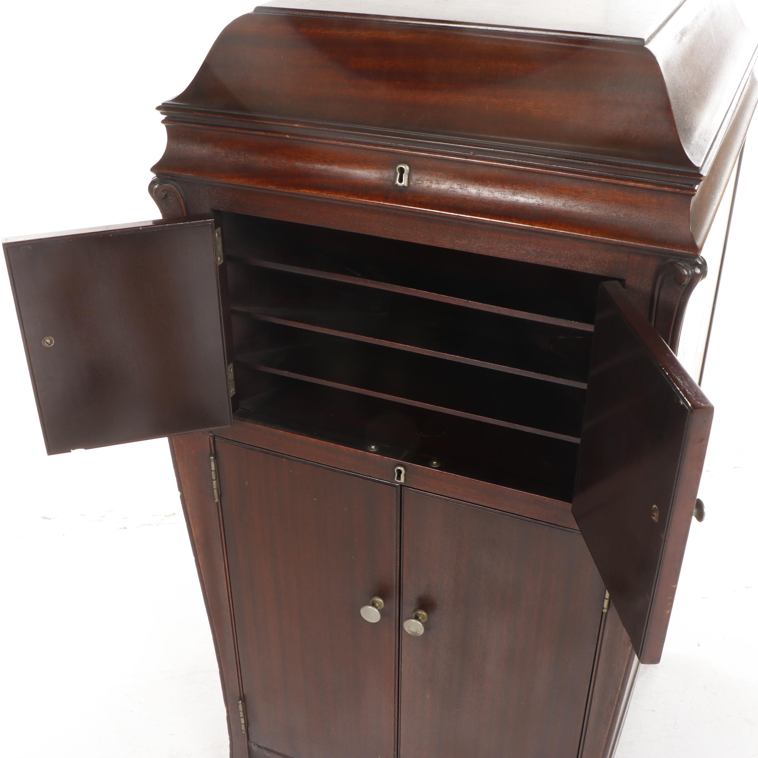 Victor Talking Machine Co. Mahogany Finish Victrola, 1917
