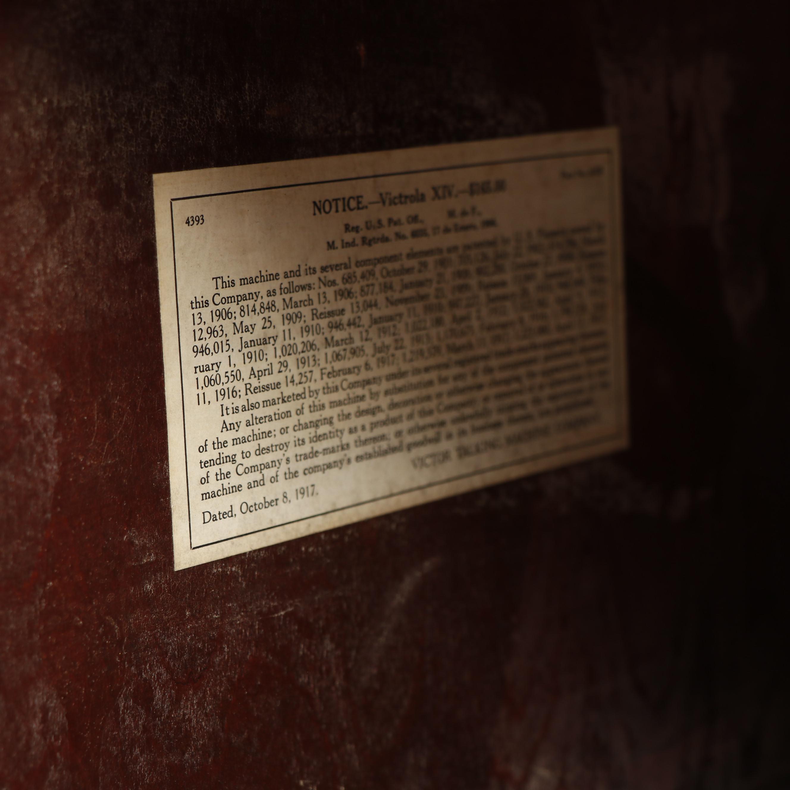 Victor Talking Machine Co. Mahogany Finish Victrola, 1917