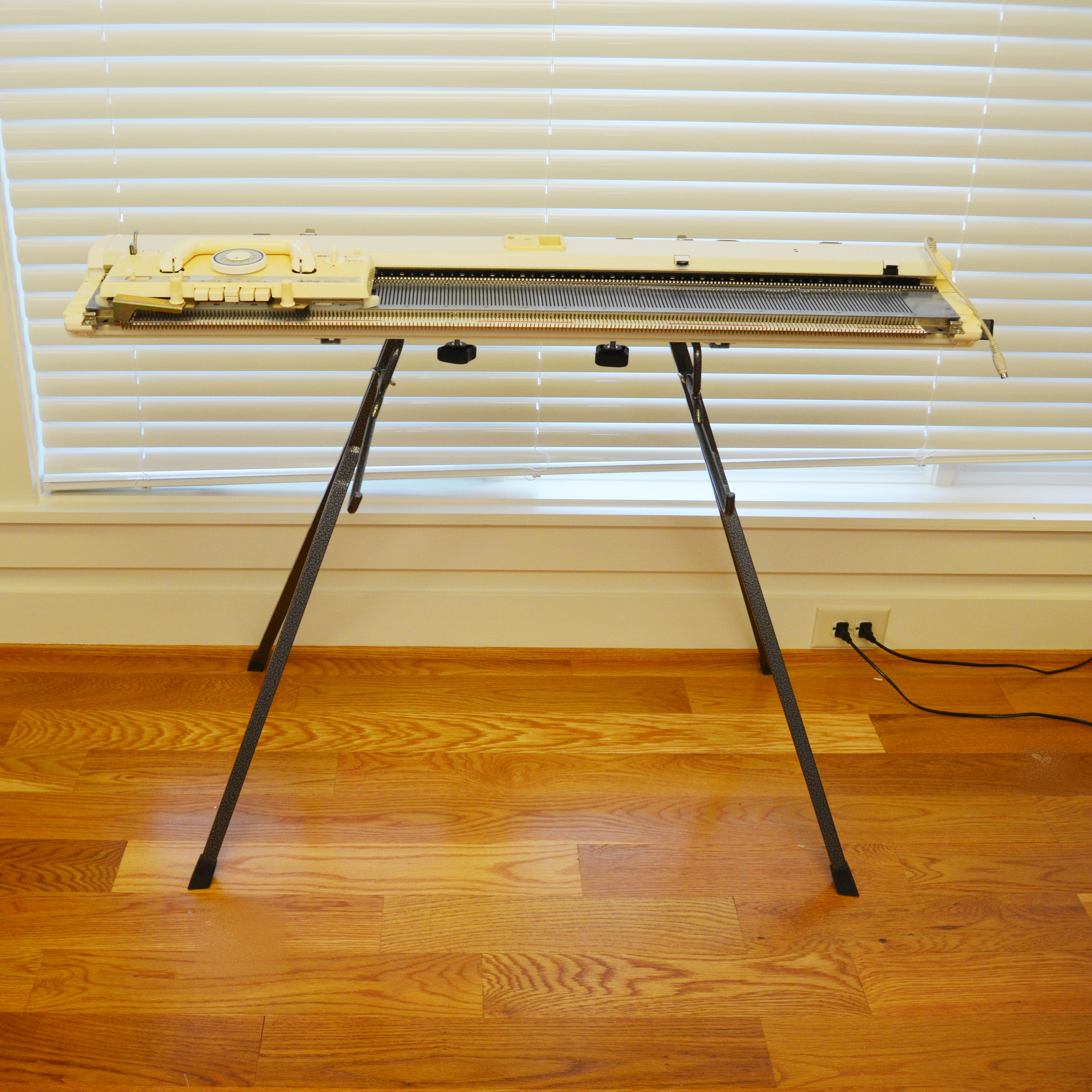 Brother Electroknit Knitting Machine KH-970 and Metal Stand