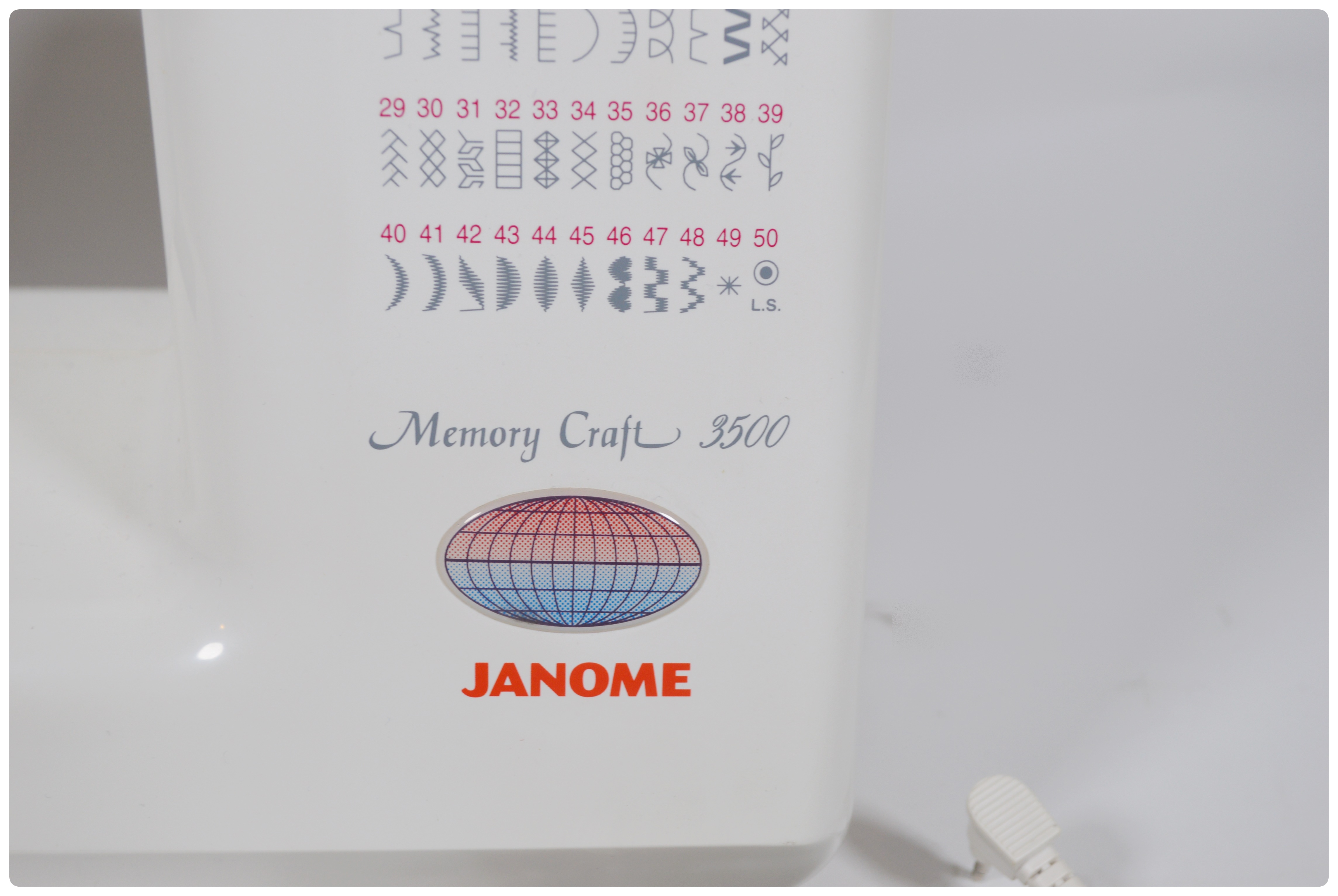 Janome Memory Craft 3500 Computerized Sewing Machine