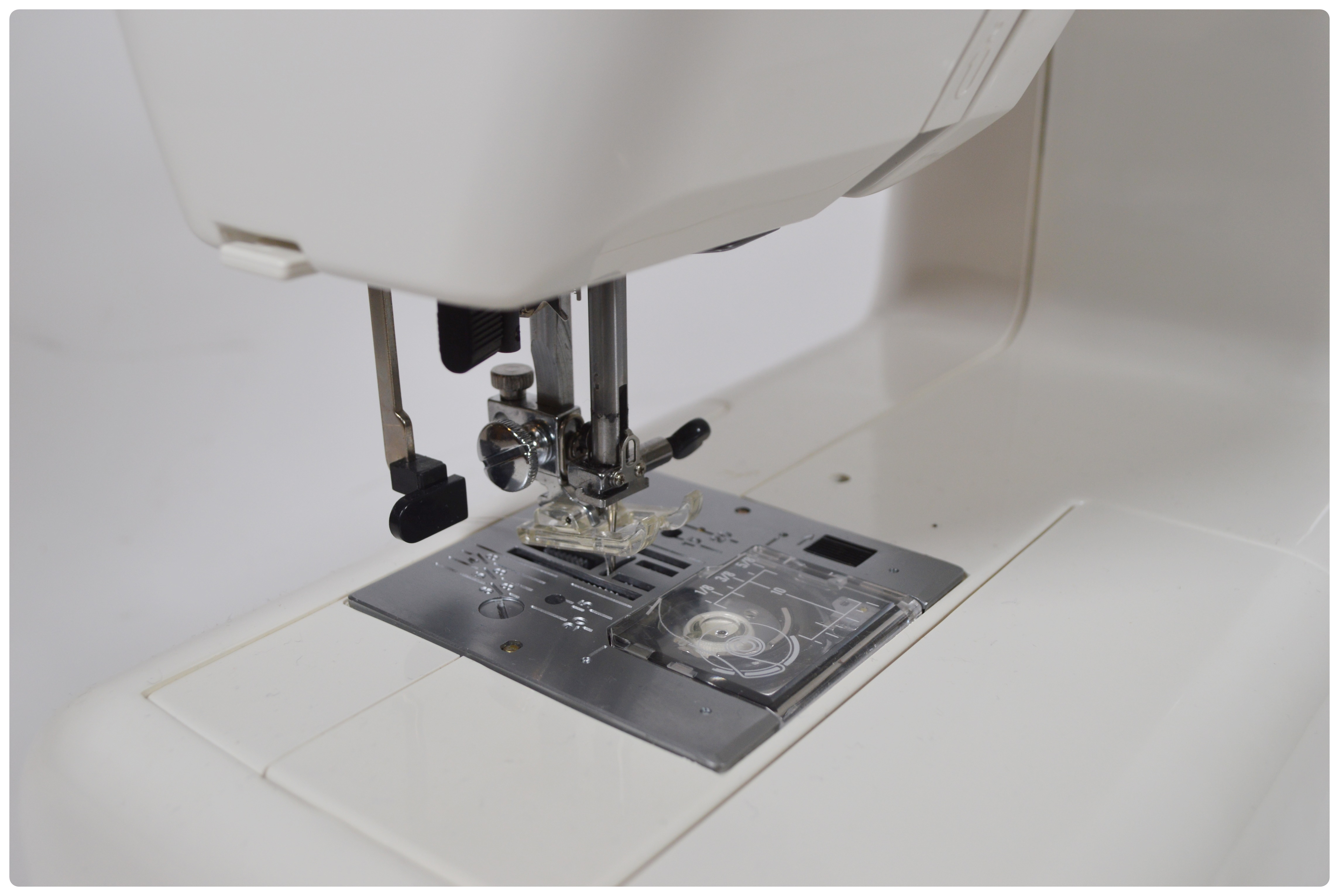 Janome Memory Craft 3500 Computerized Sewing Machine