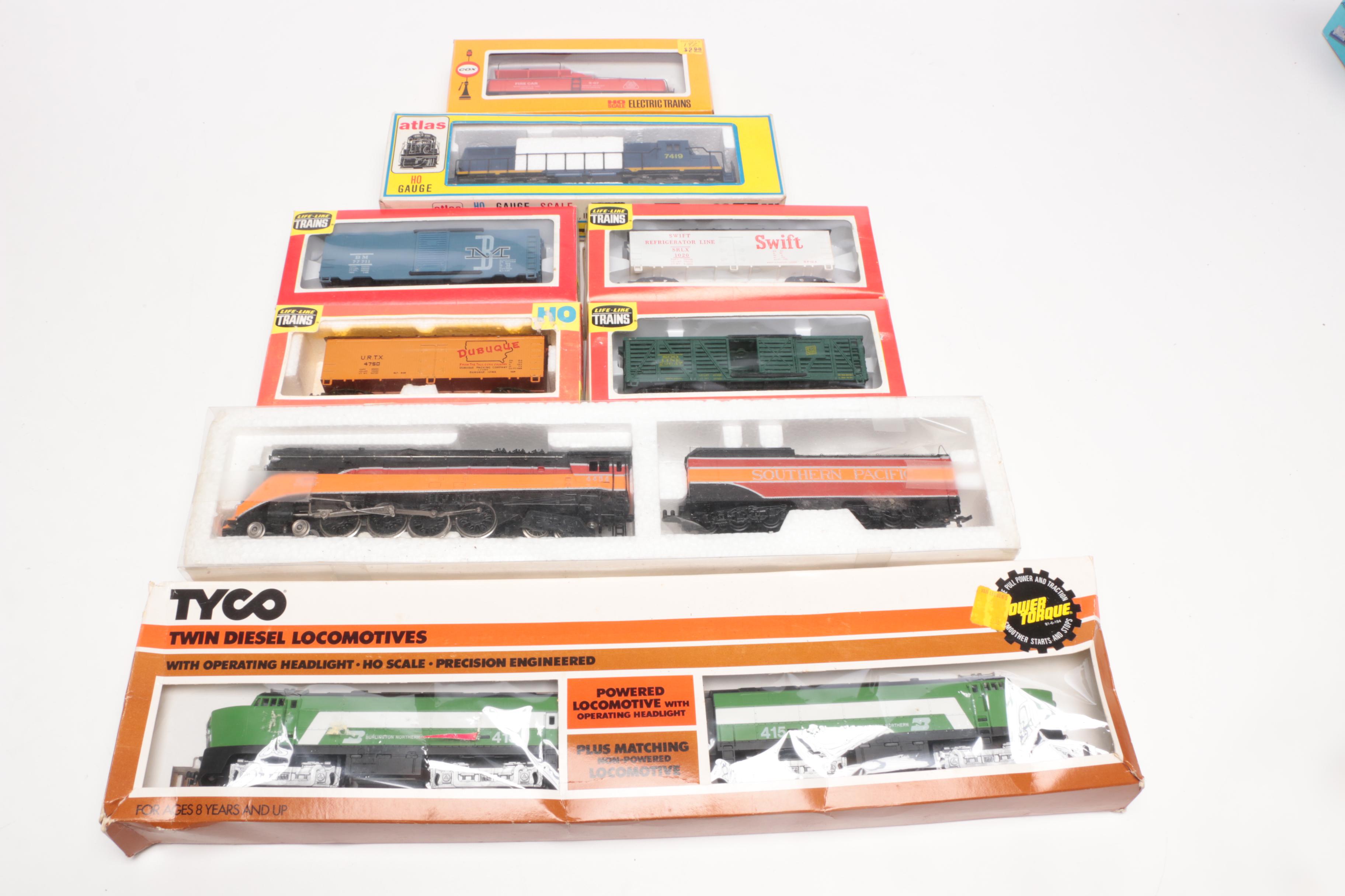 HO Trains, Buildings, and Accessories Including Tyco, Lionel, and More