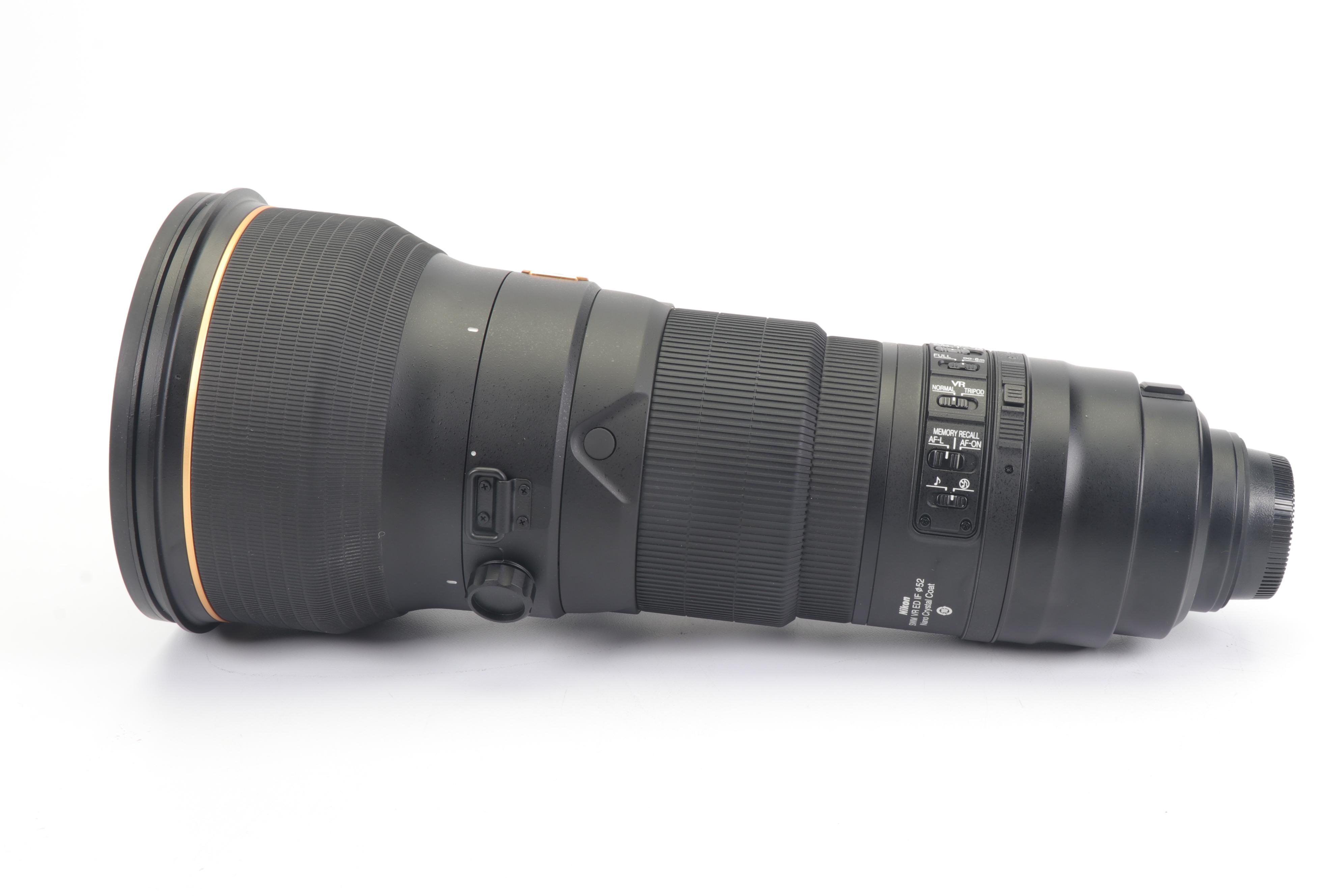 Nikon N AF-S Nikkor 400mm Lens with CT-404 Trunk Case