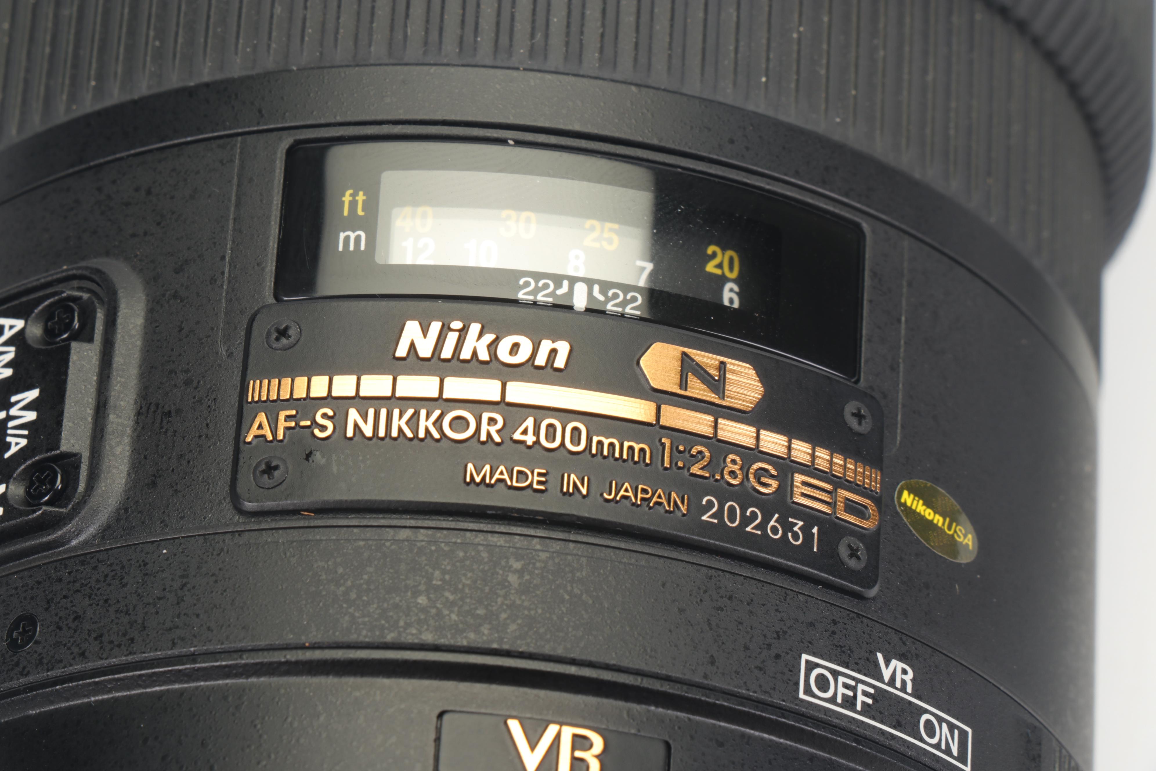 Nikon N AF-S Nikkor 400mm Lens with CT-404 Trunk Case