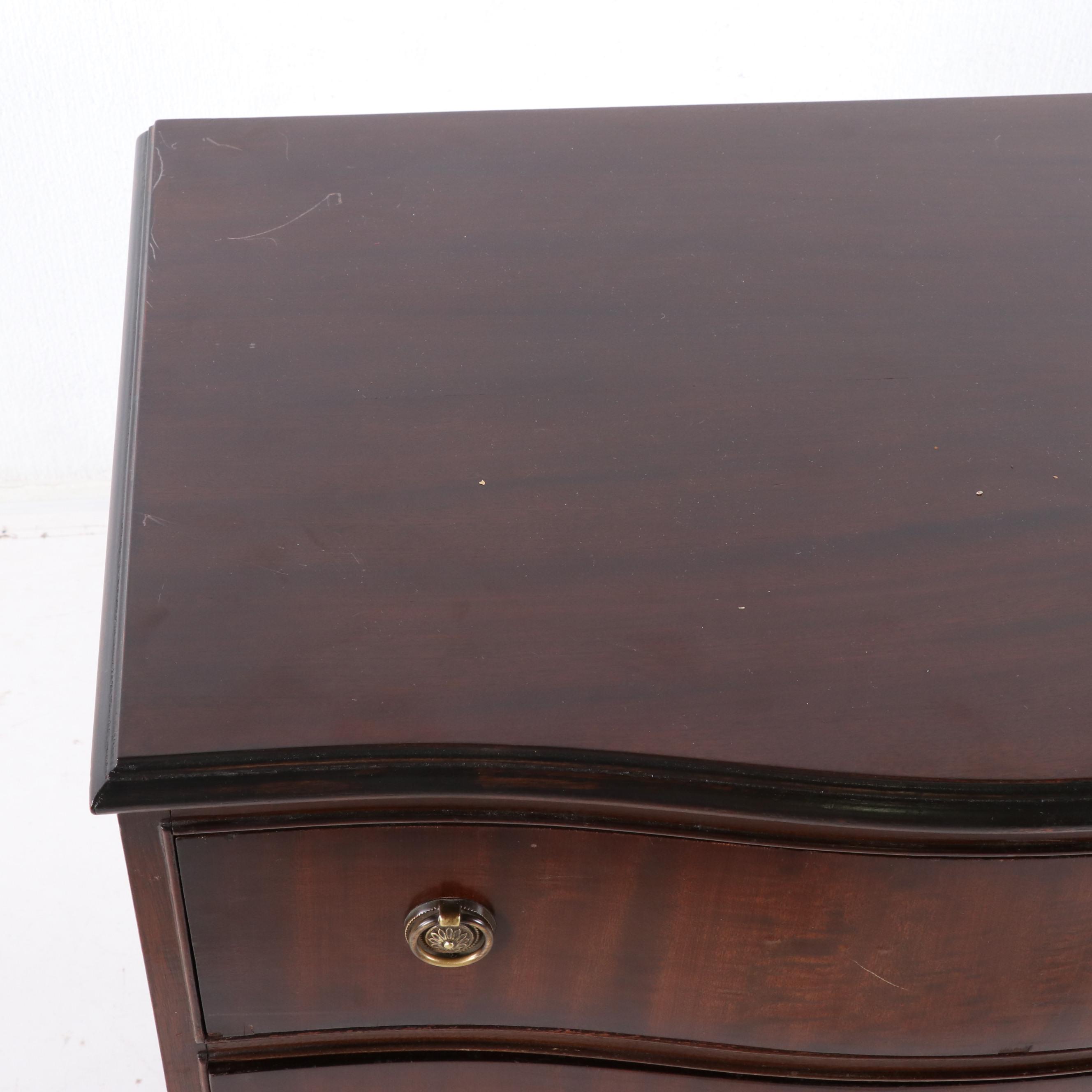 George III Style Mahogany Serpentine Bachelor's Chest, Mid-20th Century