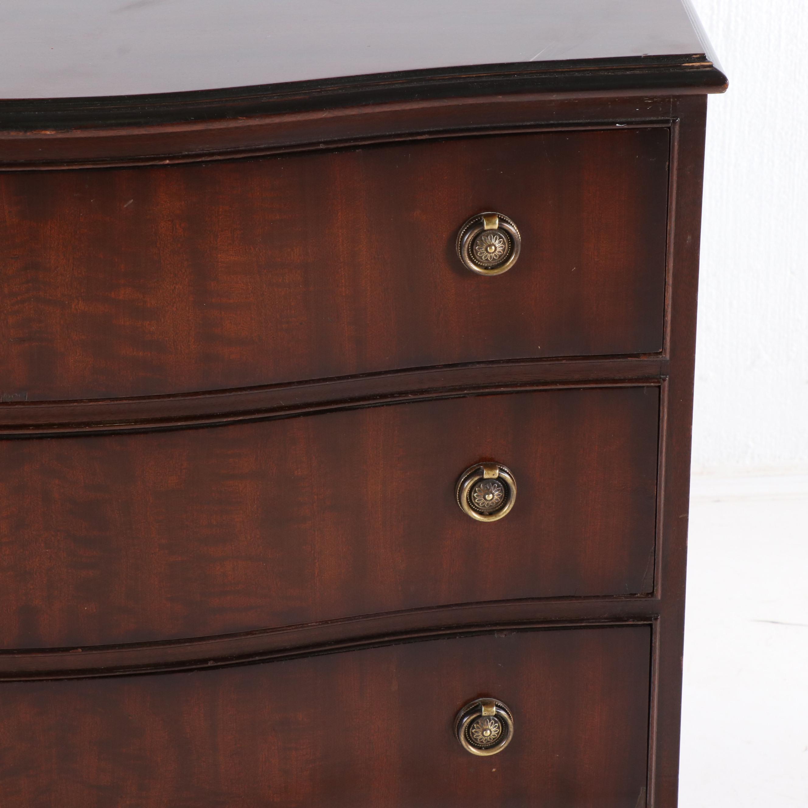 George III Style Mahogany Serpentine Bachelor's Chest, Mid-20th Century