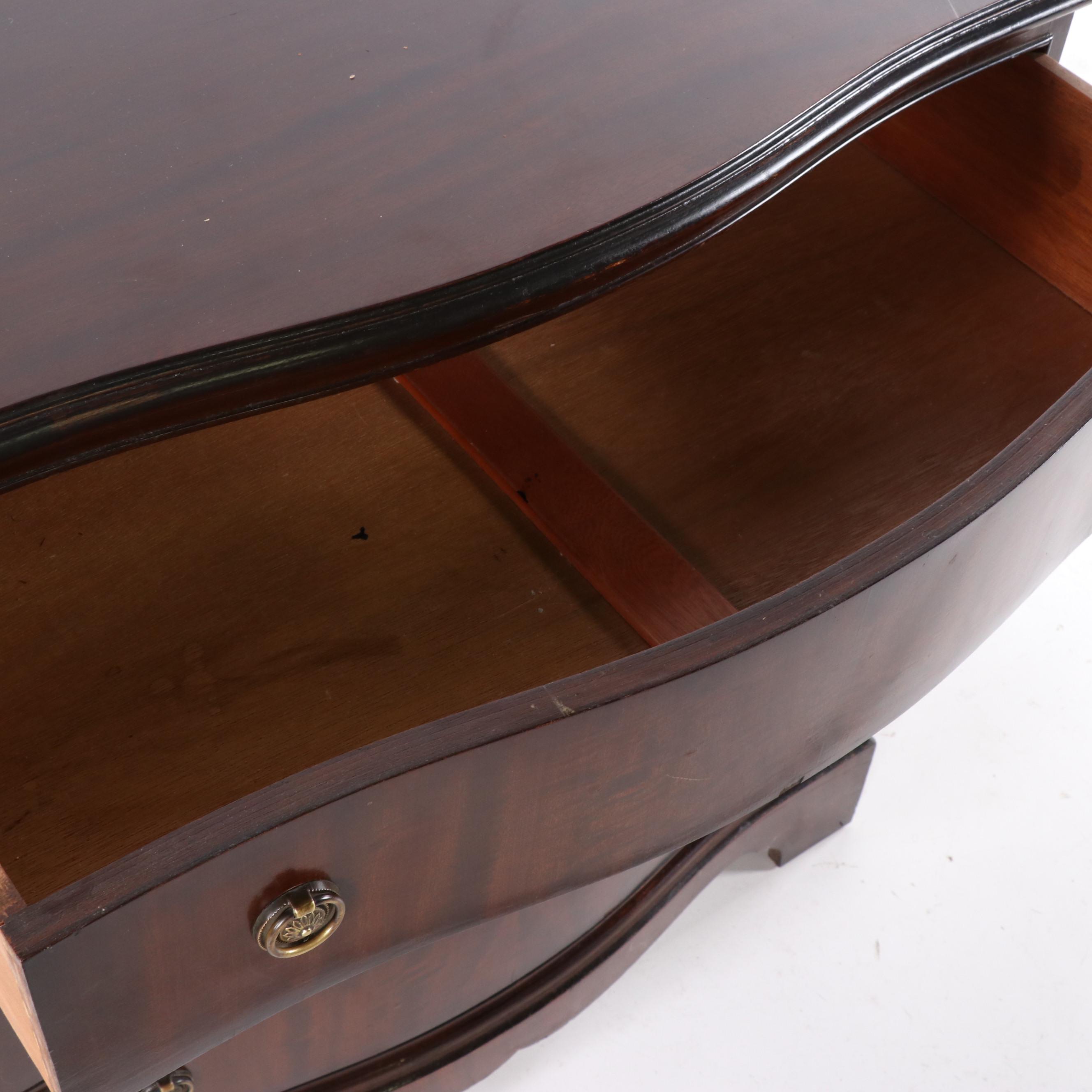 George III Style Mahogany Serpentine Bachelor's Chest, Mid-20th Century