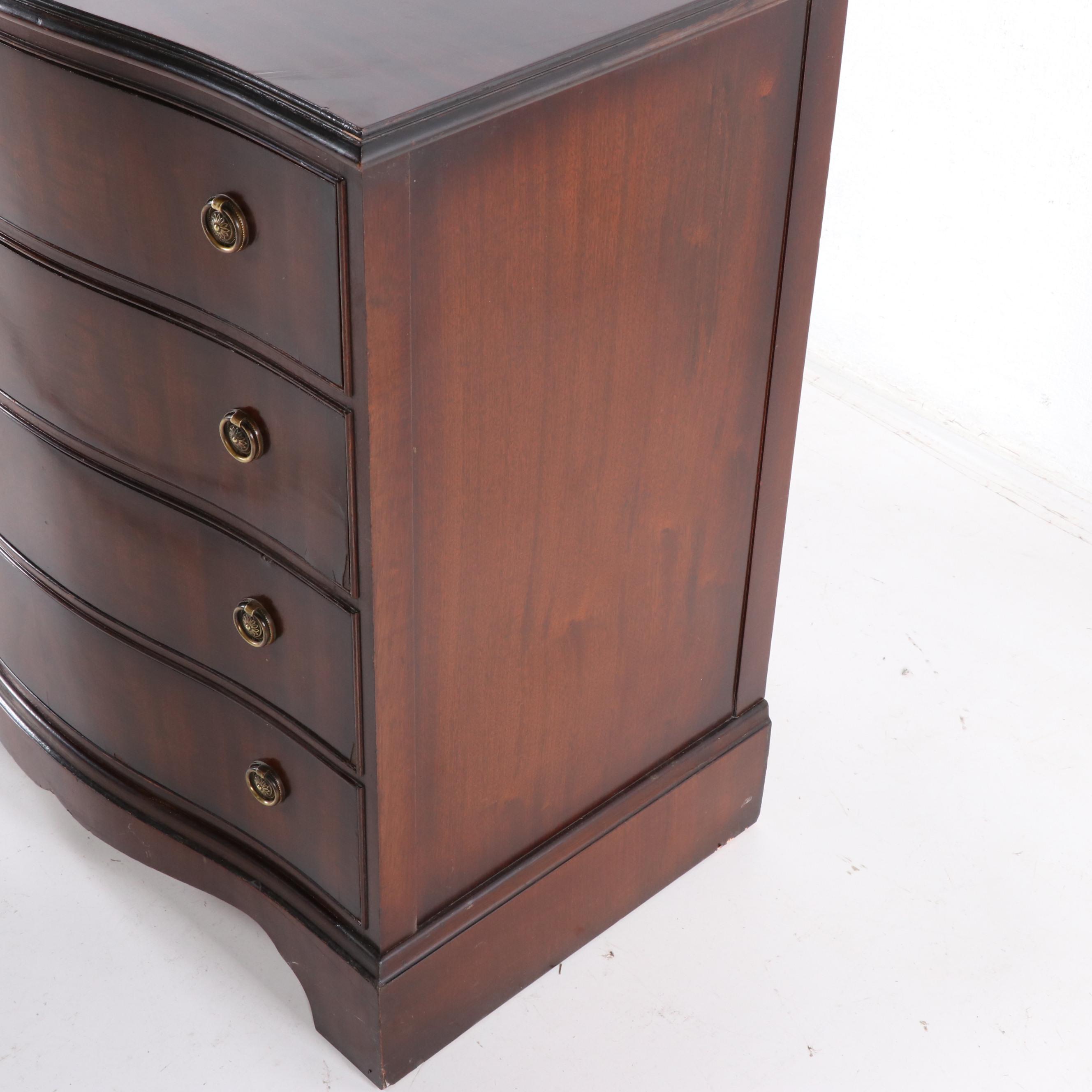 George III Style Mahogany Serpentine Bachelor's Chest, Mid-20th Century