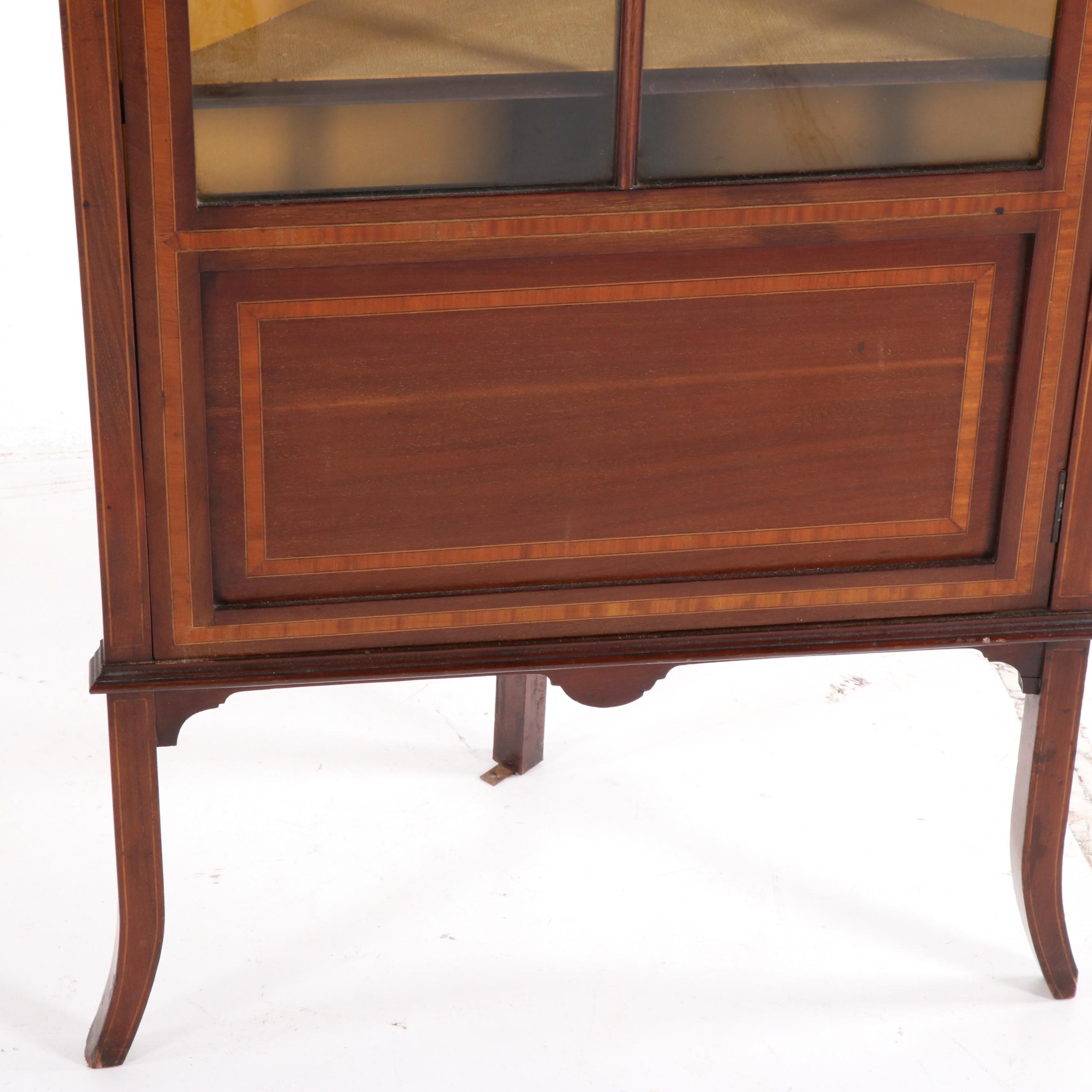 Regency Style Mahogany and Satinwood Corner Curio Cabinet, circa 1920s