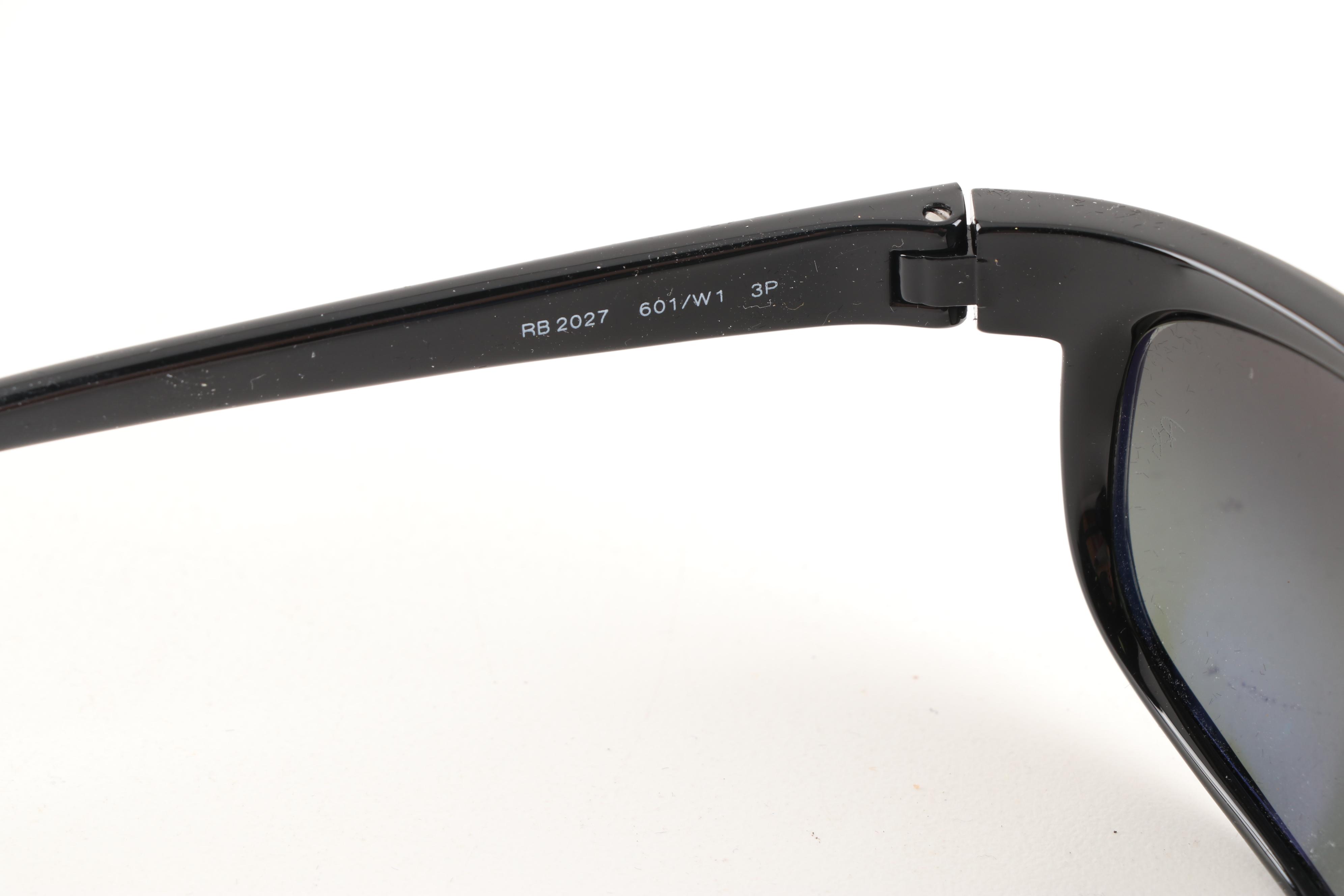 Ray-Ban RB 2027 Predator Polarized De Luxe Sunglasses in Black with Case