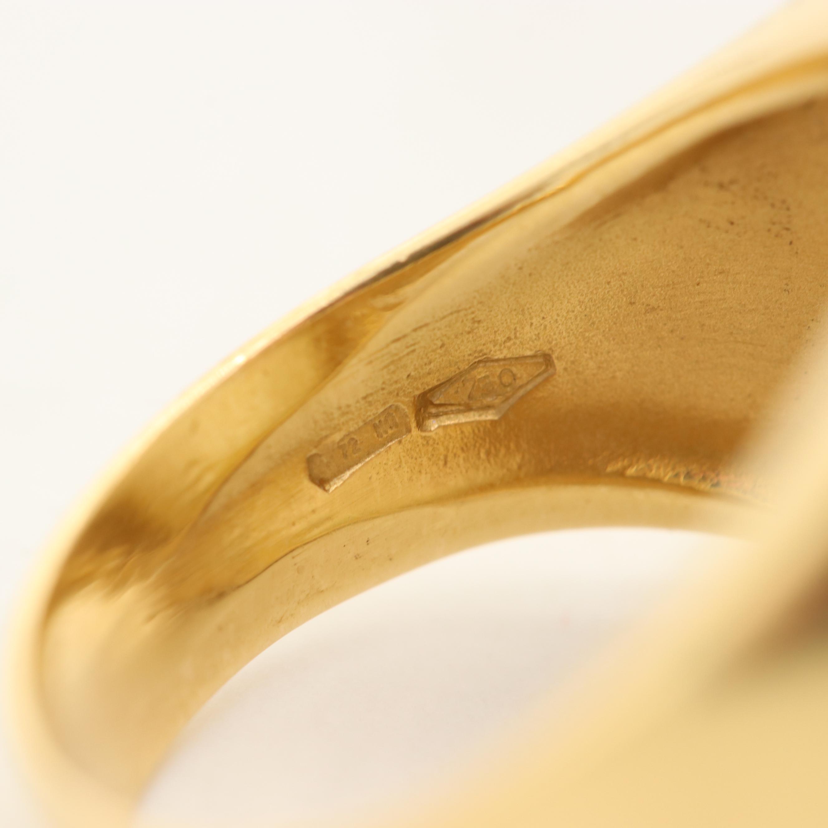 Evanueva 18K Yellow Gold Quartz and Mother of Pearl Doublet Dome Ring