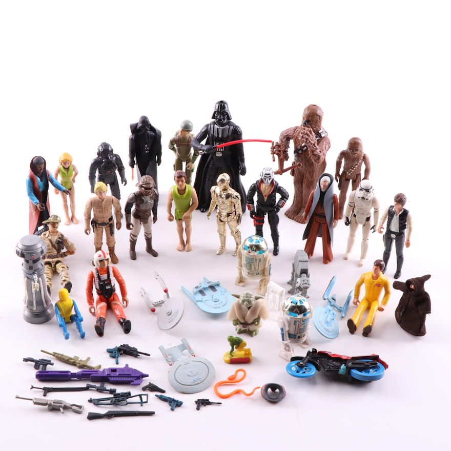 Vintage Action Figures Featuring "Star Wars"