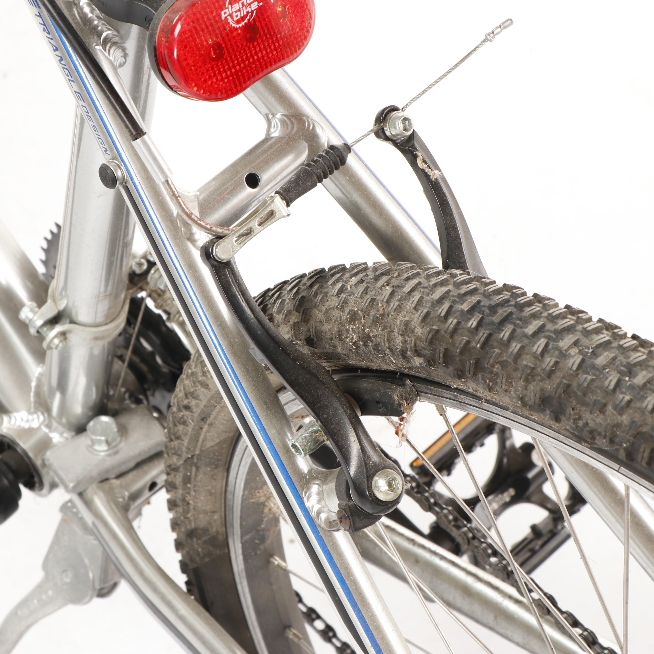 GT Aggressor 3.0 Mountain Bike