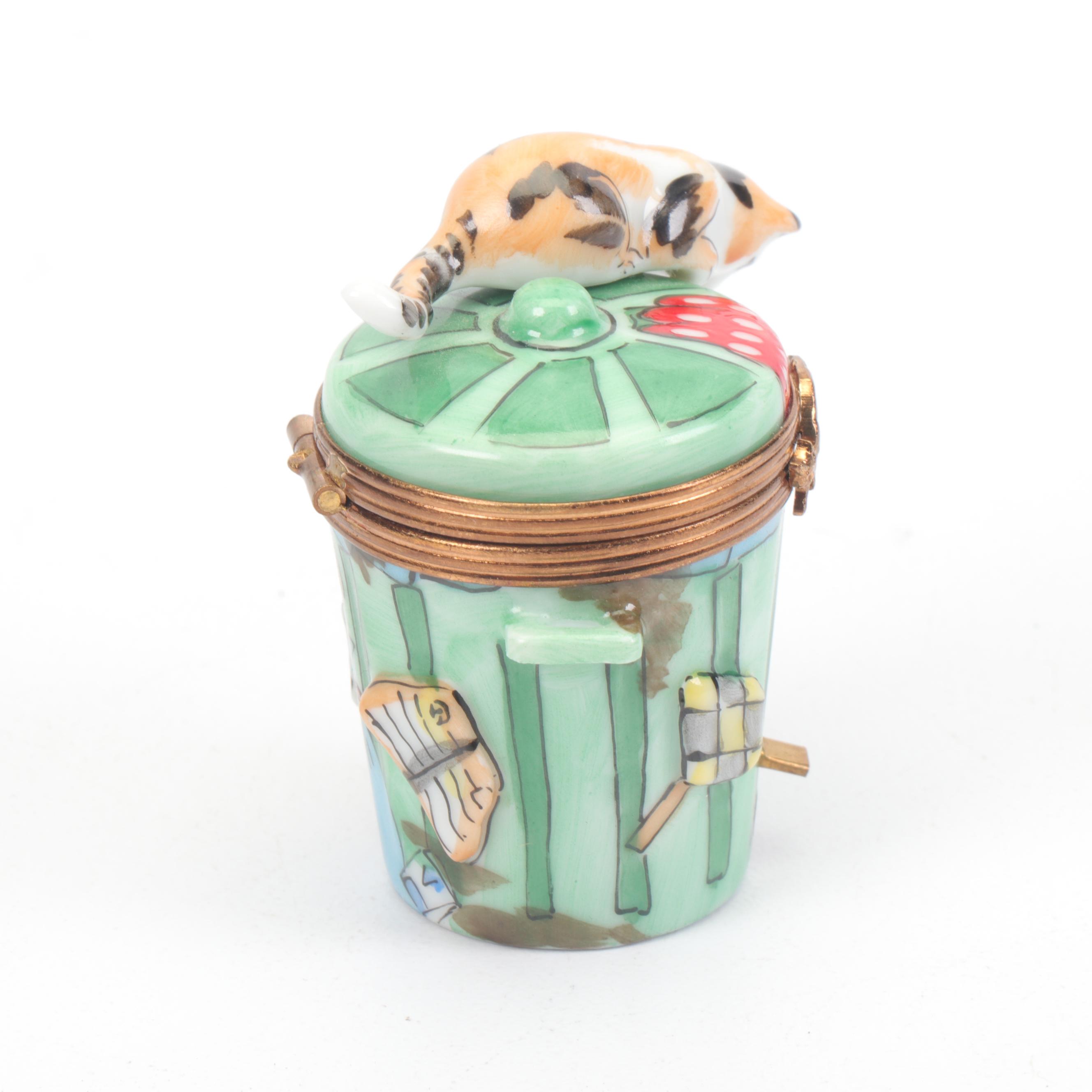 Limoges Hand-Painted Porcelain Alley Cat Trinket Box