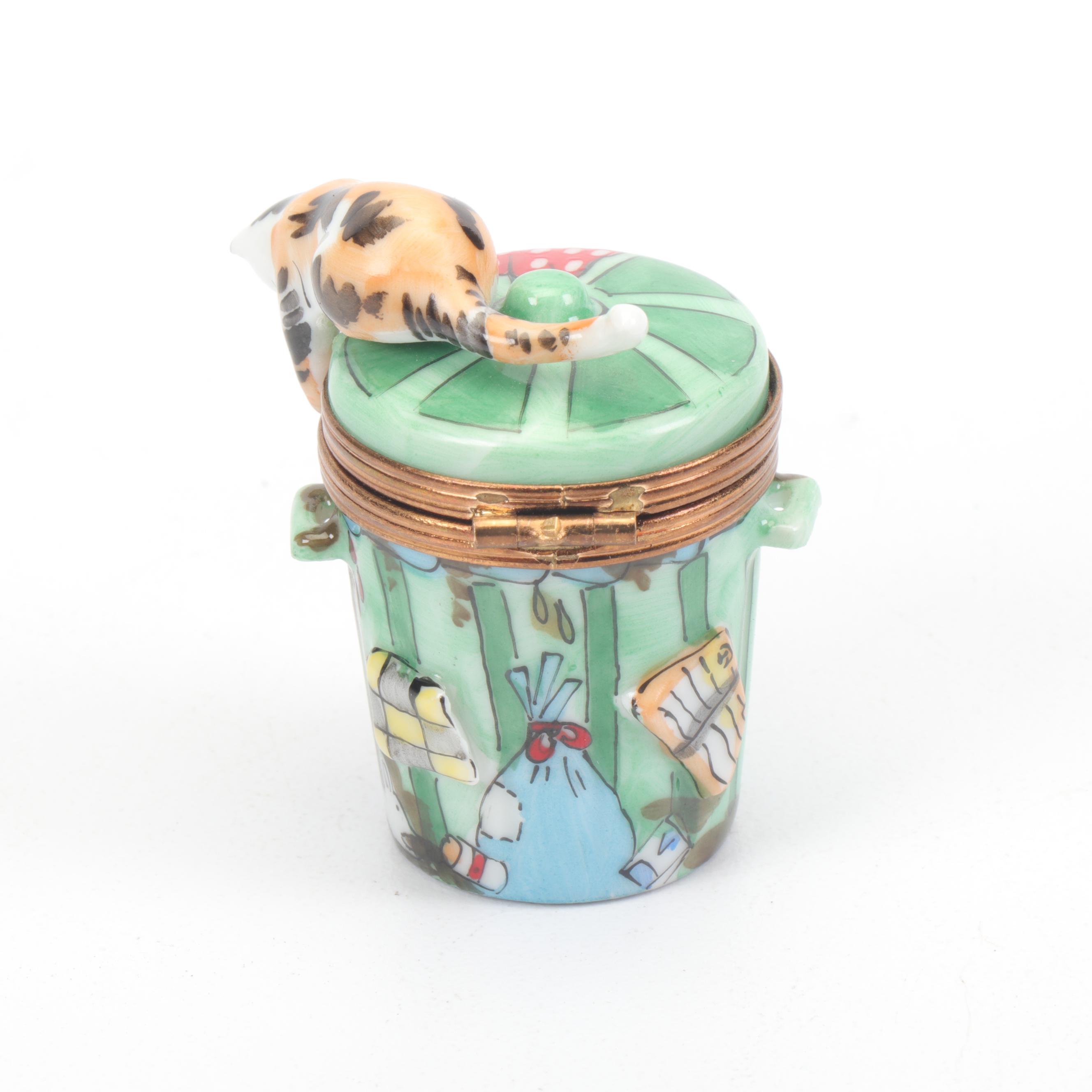 Limoges Hand-Painted Porcelain Alley Cat Trinket Box