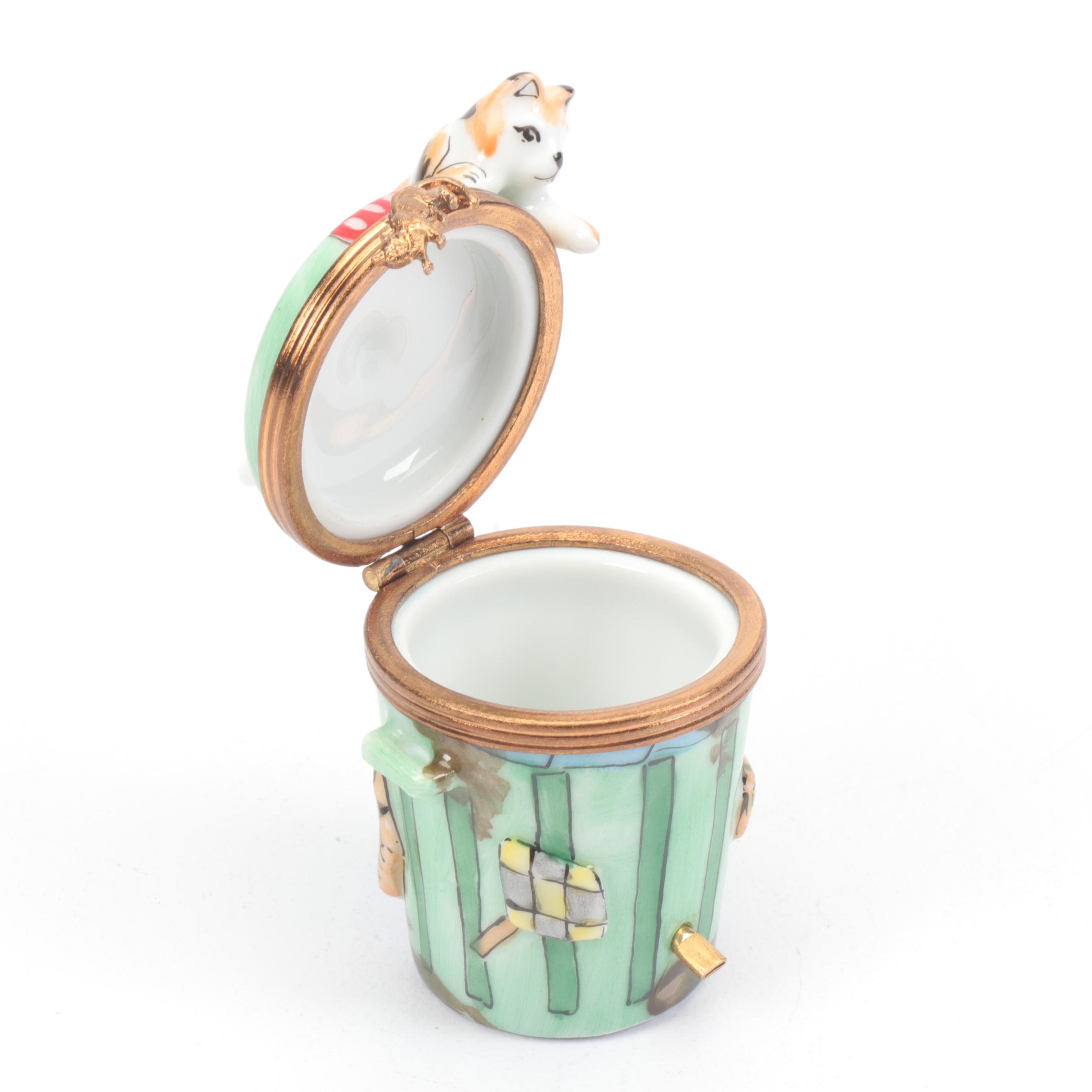 Limoges Hand-Painted Porcelain Alley Cat Trinket Box