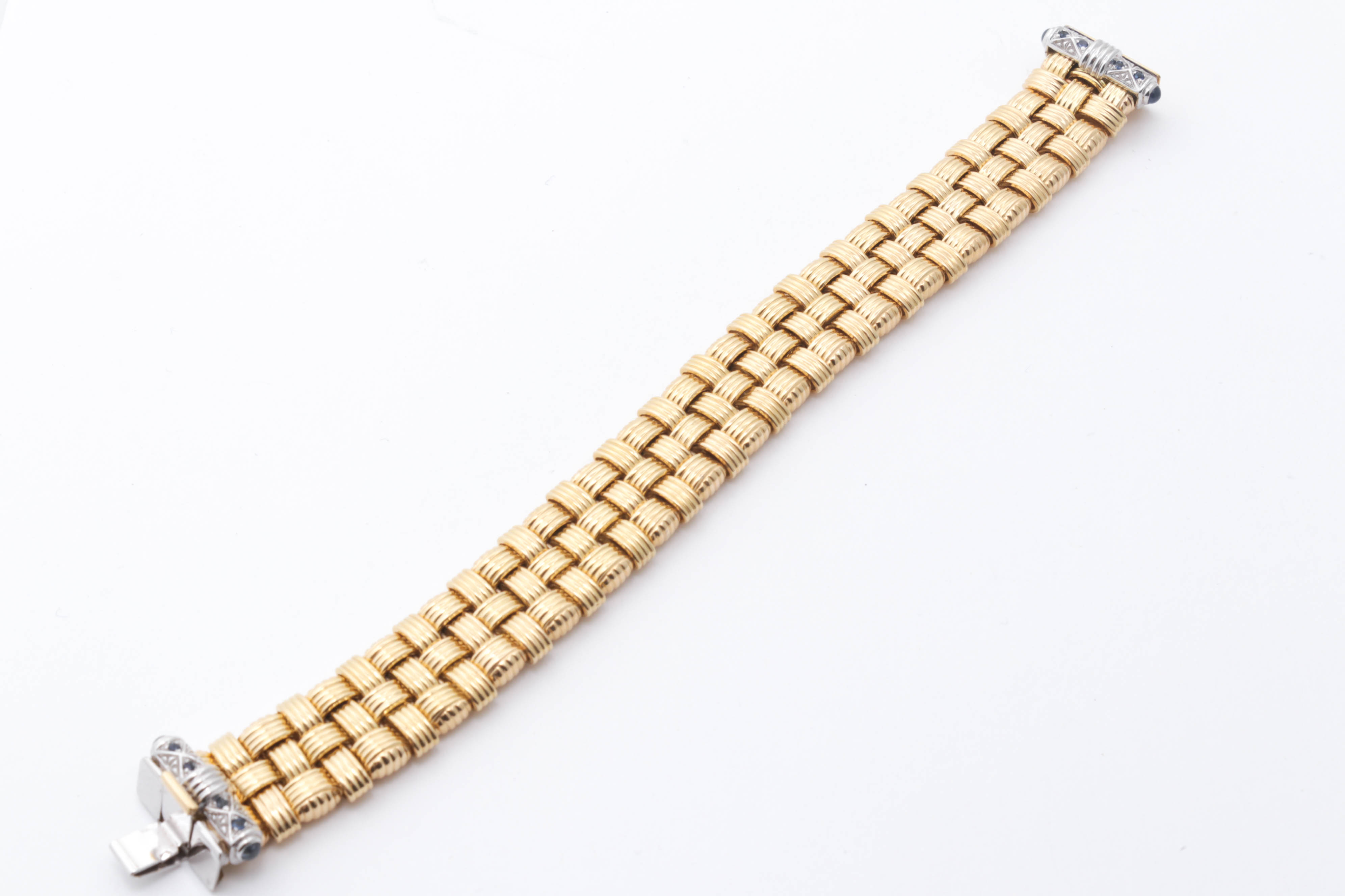 18K Yellow Gold Basket Weave Bracelet with 18K White Gold Sapphire Clasp