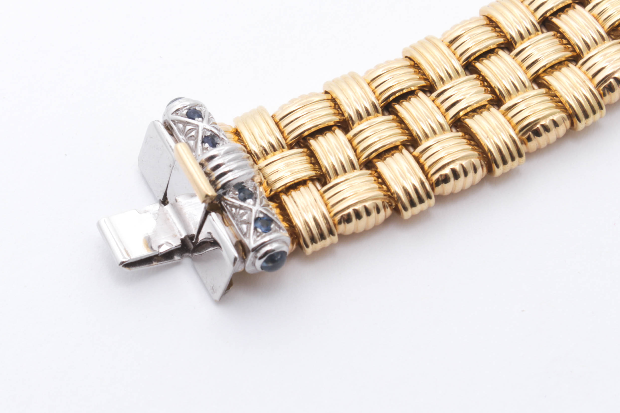 18K Yellow Gold Basket Weave Bracelet with 18K White Gold Sapphire Clasp