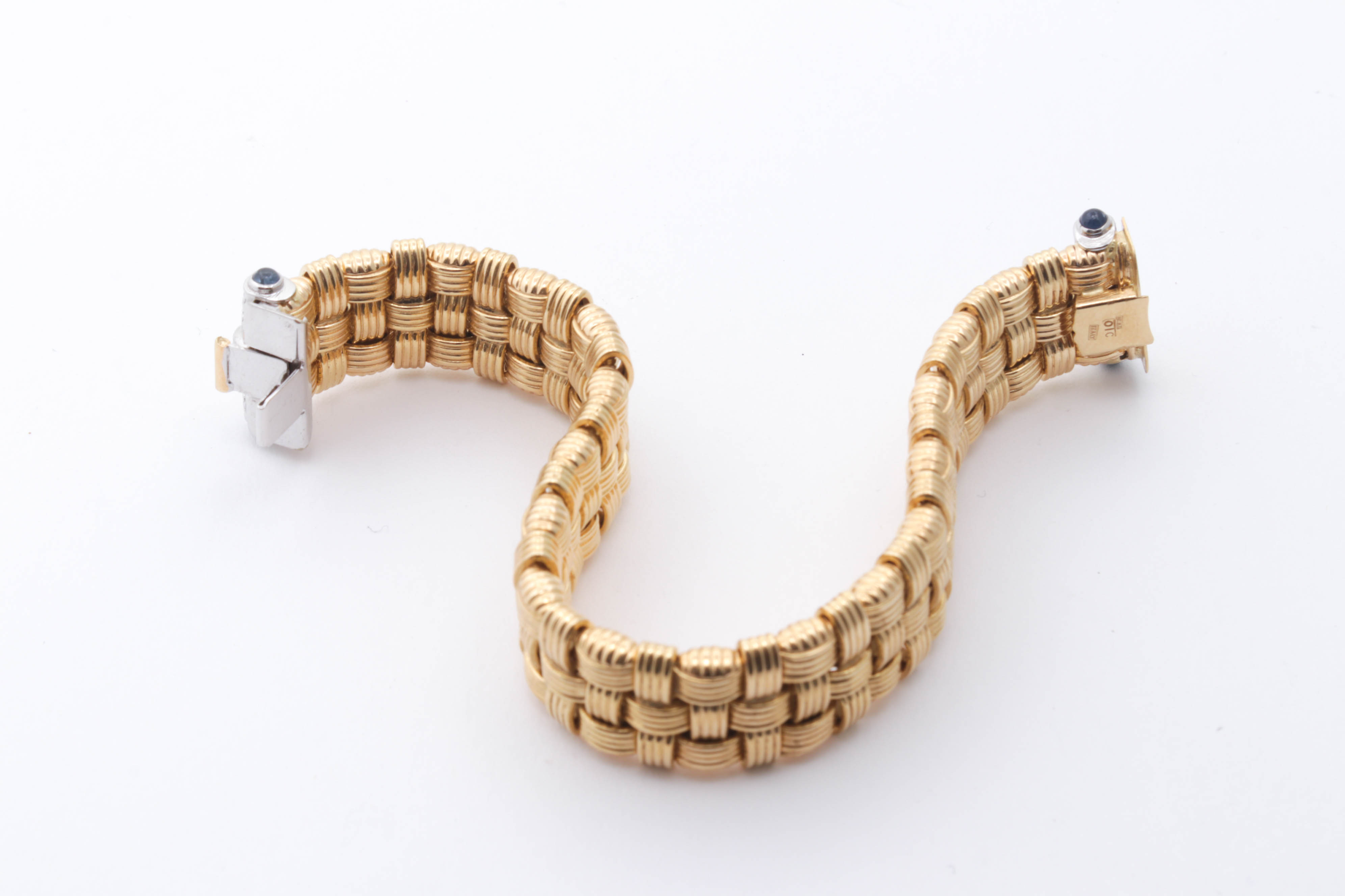 18K Yellow Gold Basket Weave Bracelet with 18K White Gold Sapphire Clasp