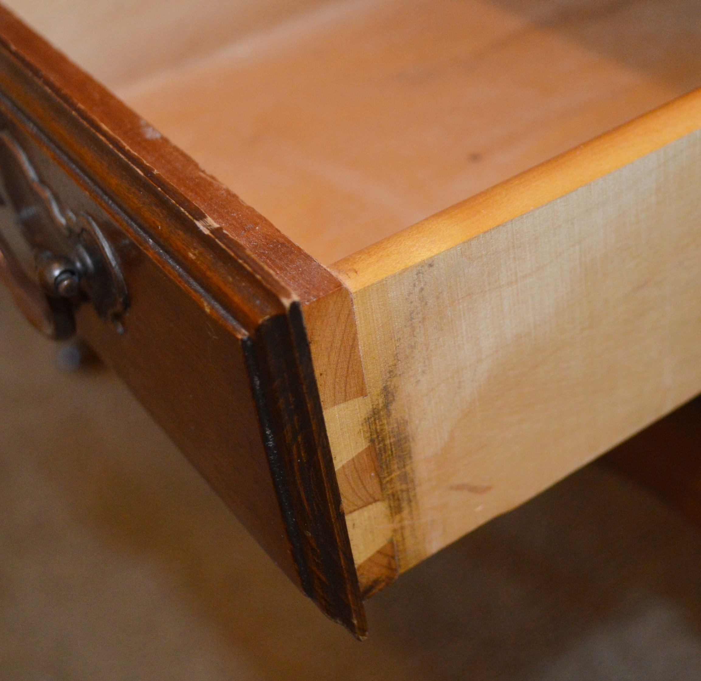 Queen Anne Style Mahogany Vanity Table and Chair, 20th Century