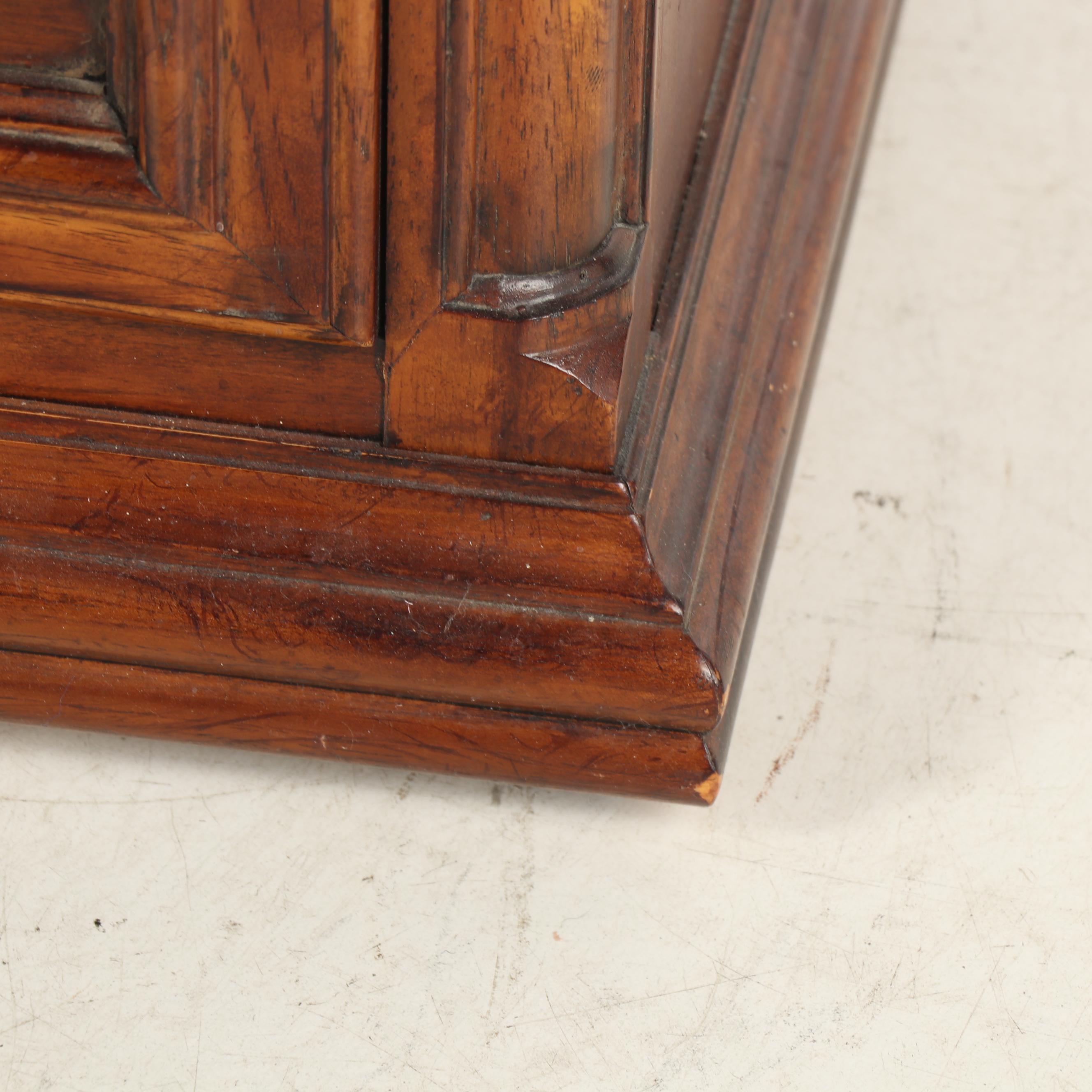 Drexel Heritage "Brittany" Illuminated Cabinet