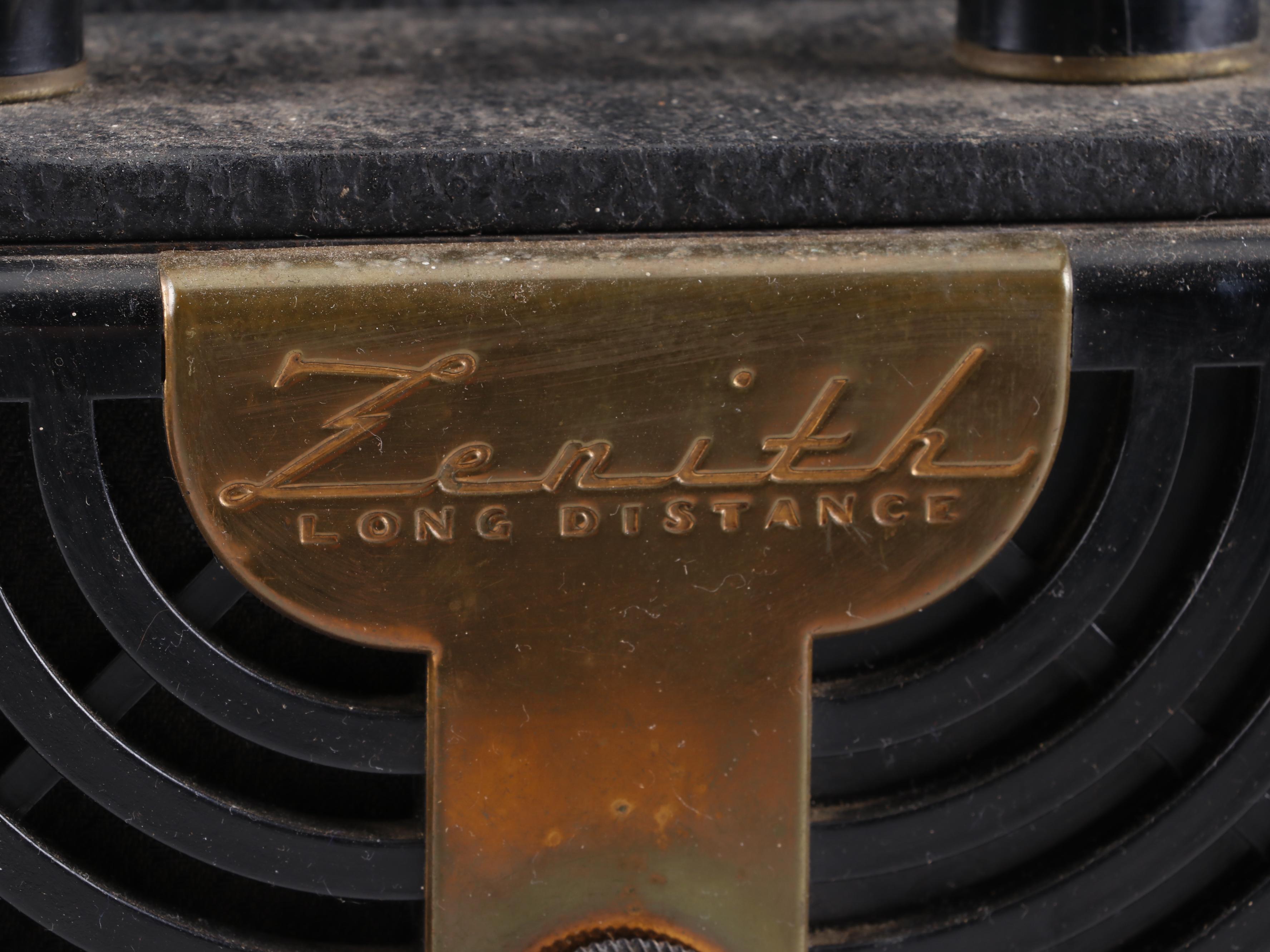 Zenith "Universal" AM Tube Radio Model 6G001Y, circa 1946