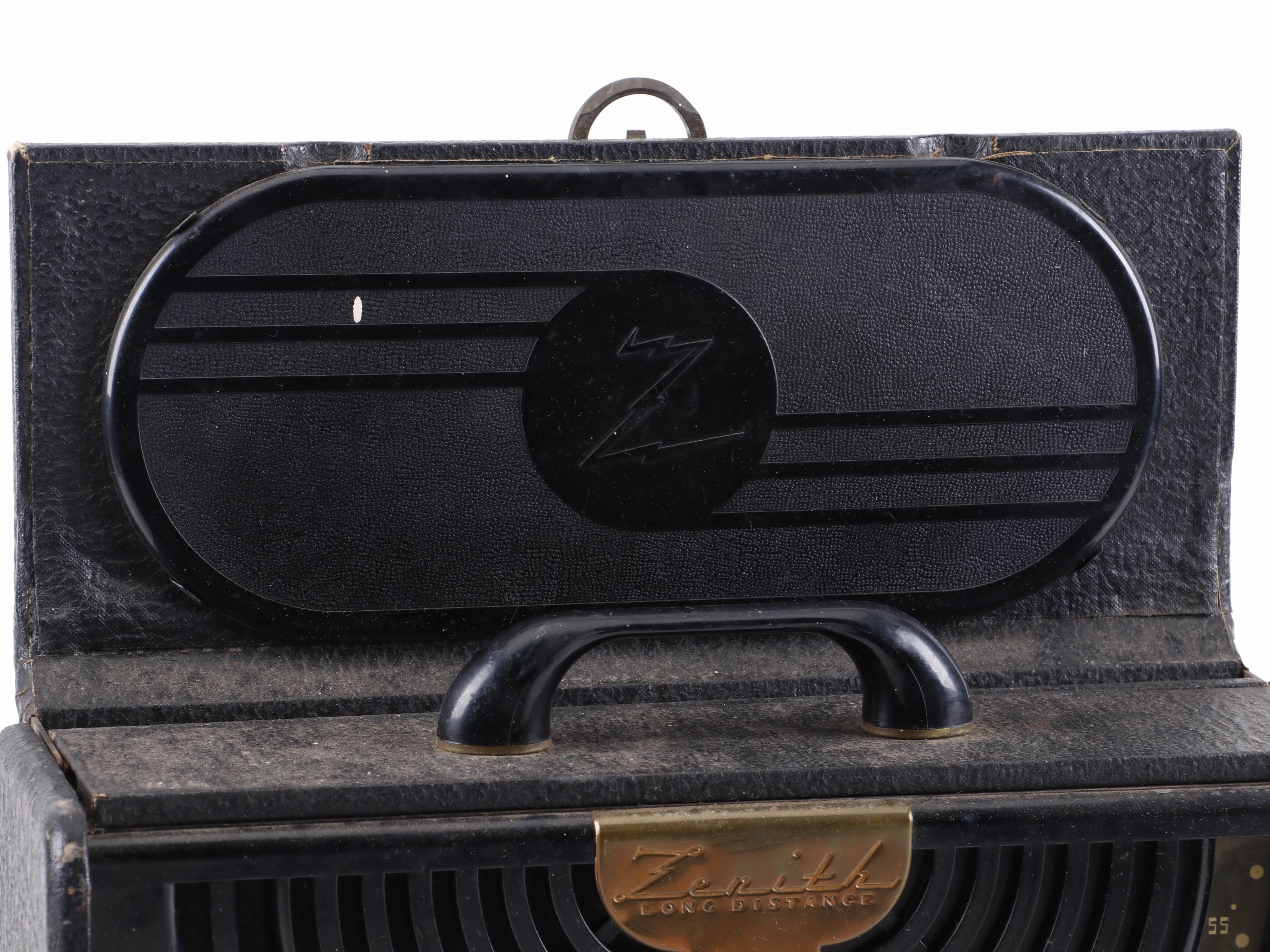 Zenith "Universal" AM Tube Radio Model 6G001Y, circa 1946
