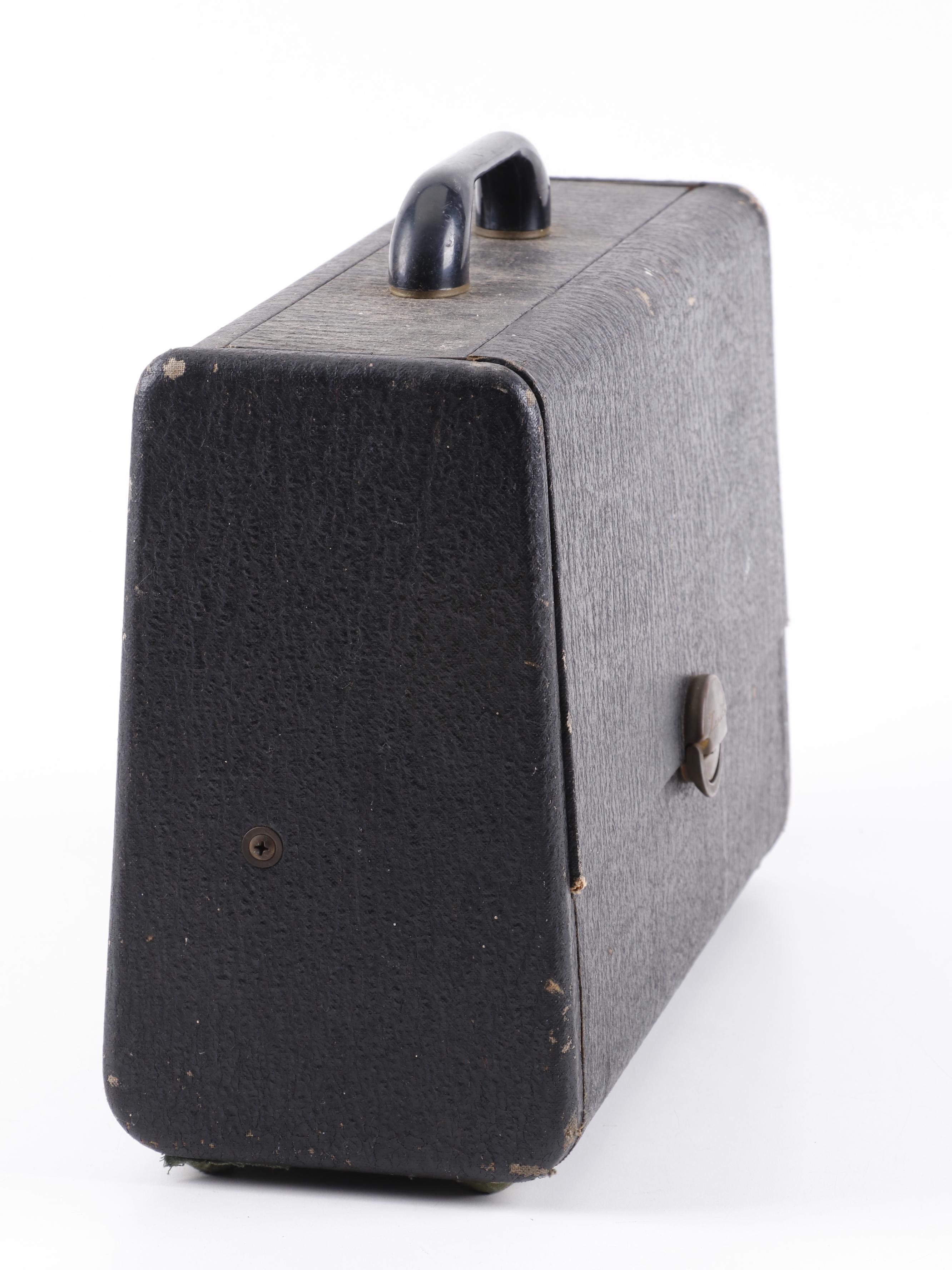 Zenith "Universal" AM Tube Radio Model 6G001Y, circa 1946