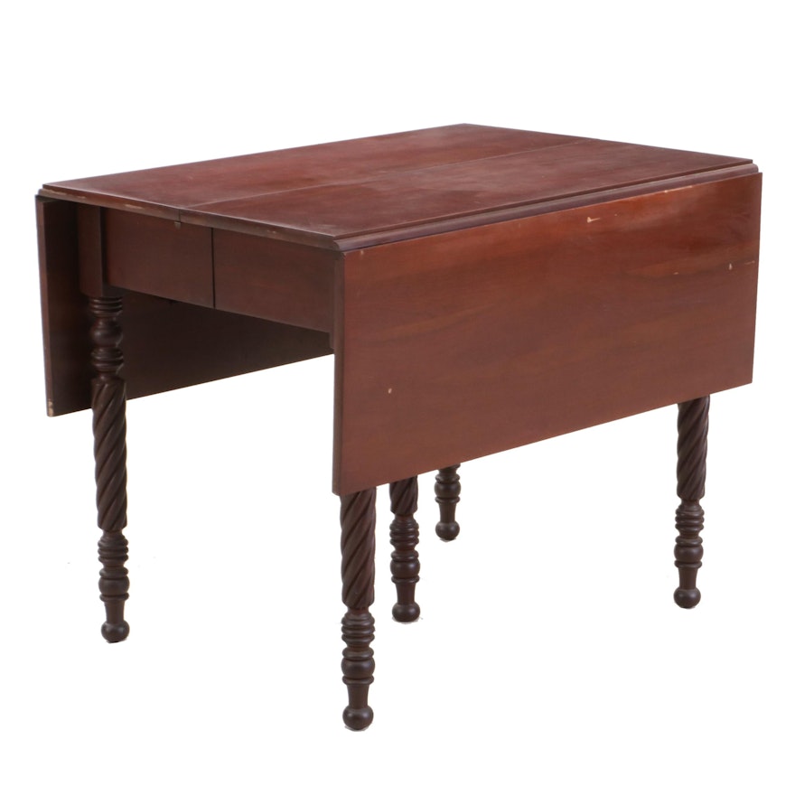 Federal, Sheraton Style Mahogany Drop Leaf Table, Early to Mid 20th Century