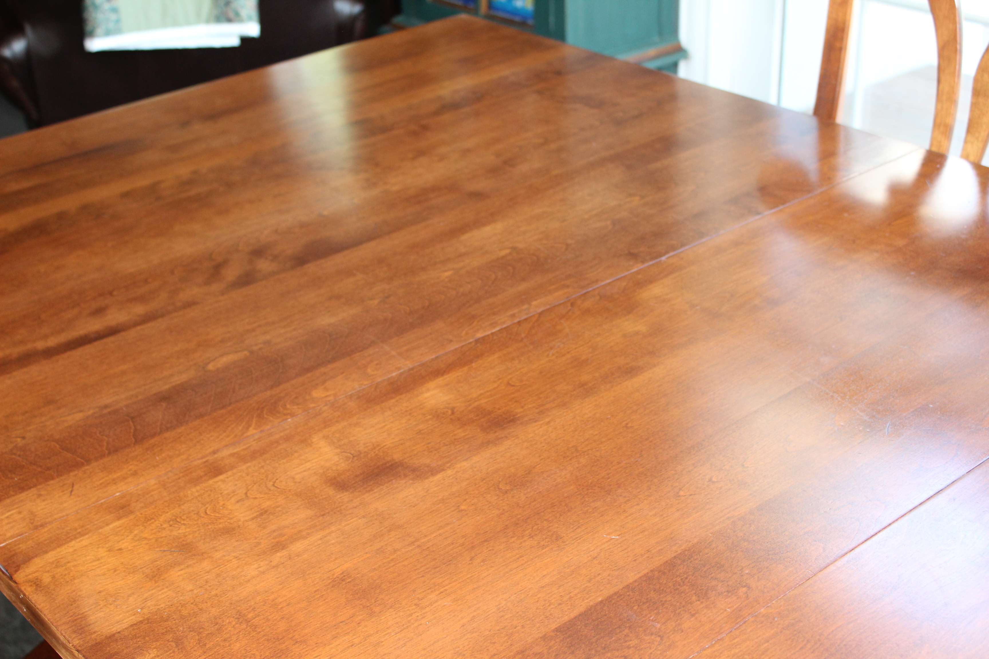 Nichols & Stone Co. Leaf Dining Table and Chairs