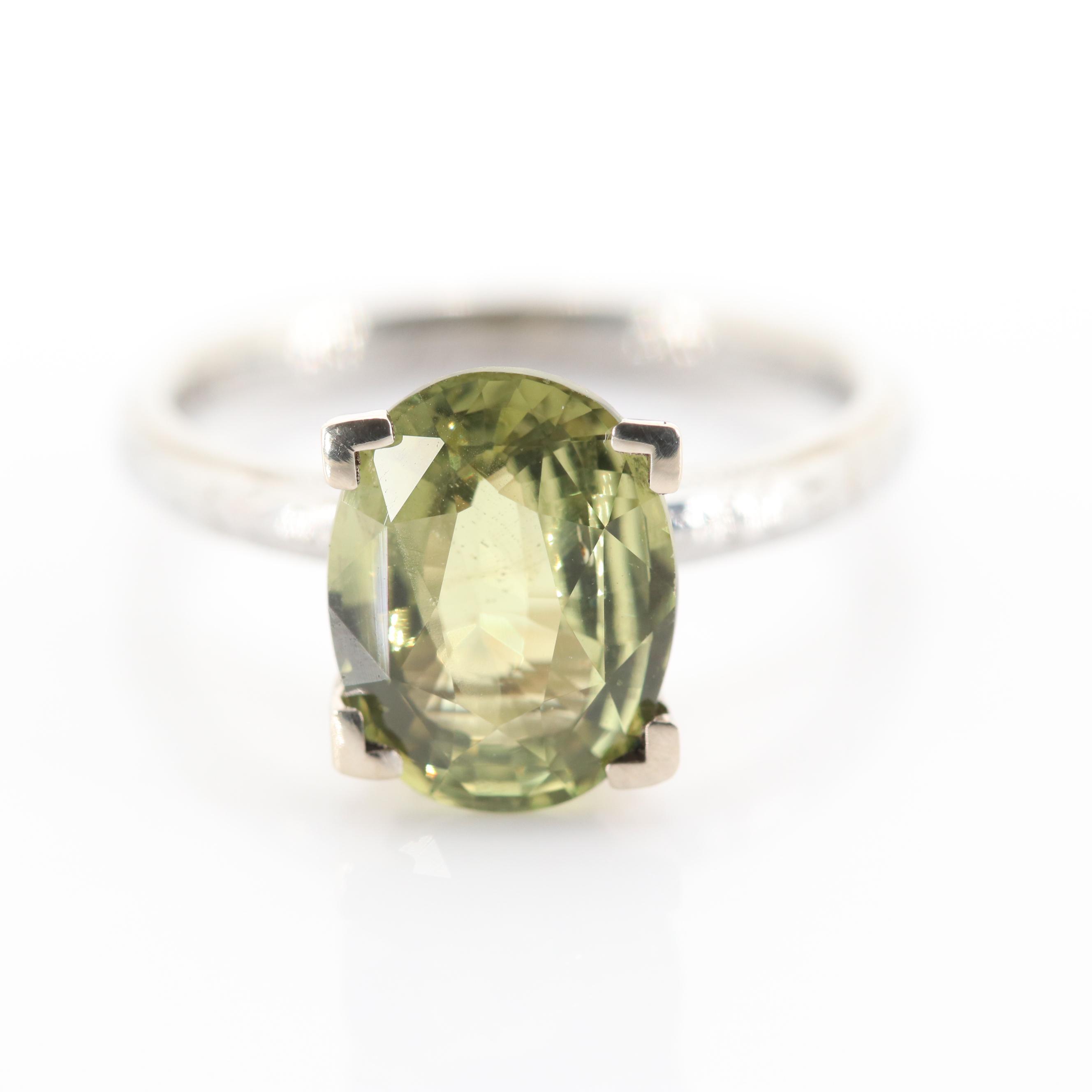 18K White Gold Alexandrite Ring