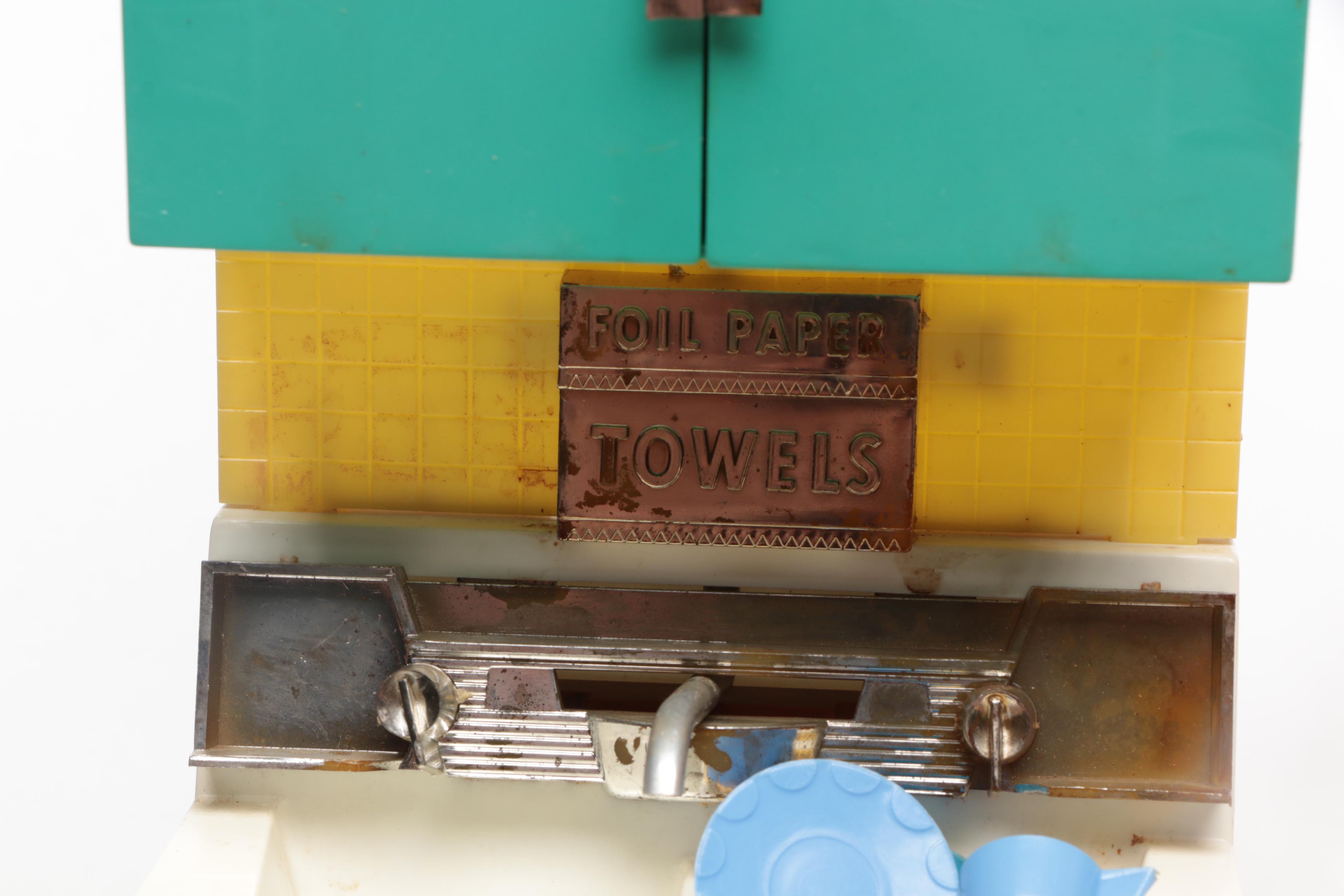 Barbie Deluxe Reading Dream Kitchen and Trunk, 1961