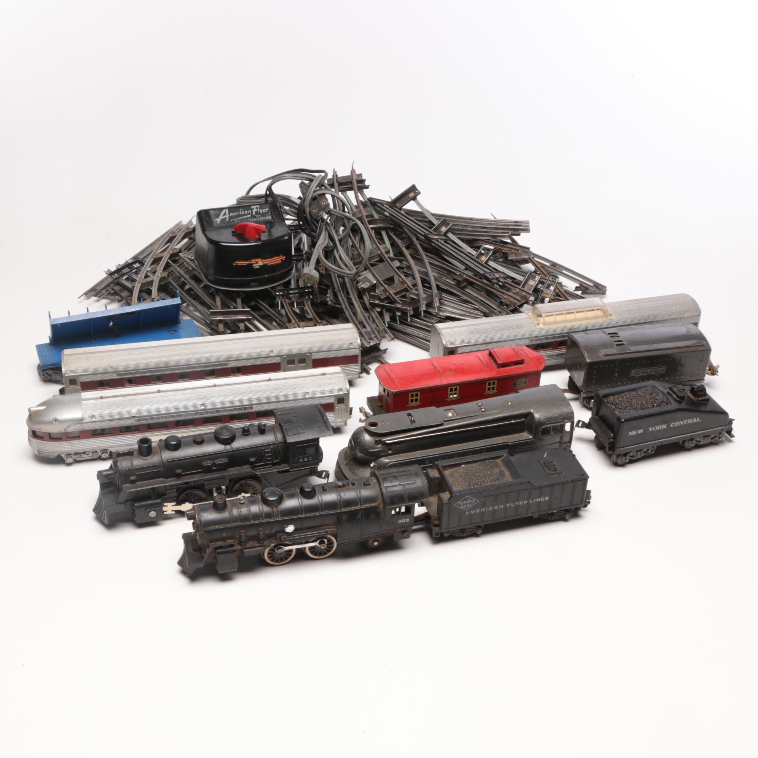 Pre-War Lionel Model Train Cars with Track, 1930s Vintage