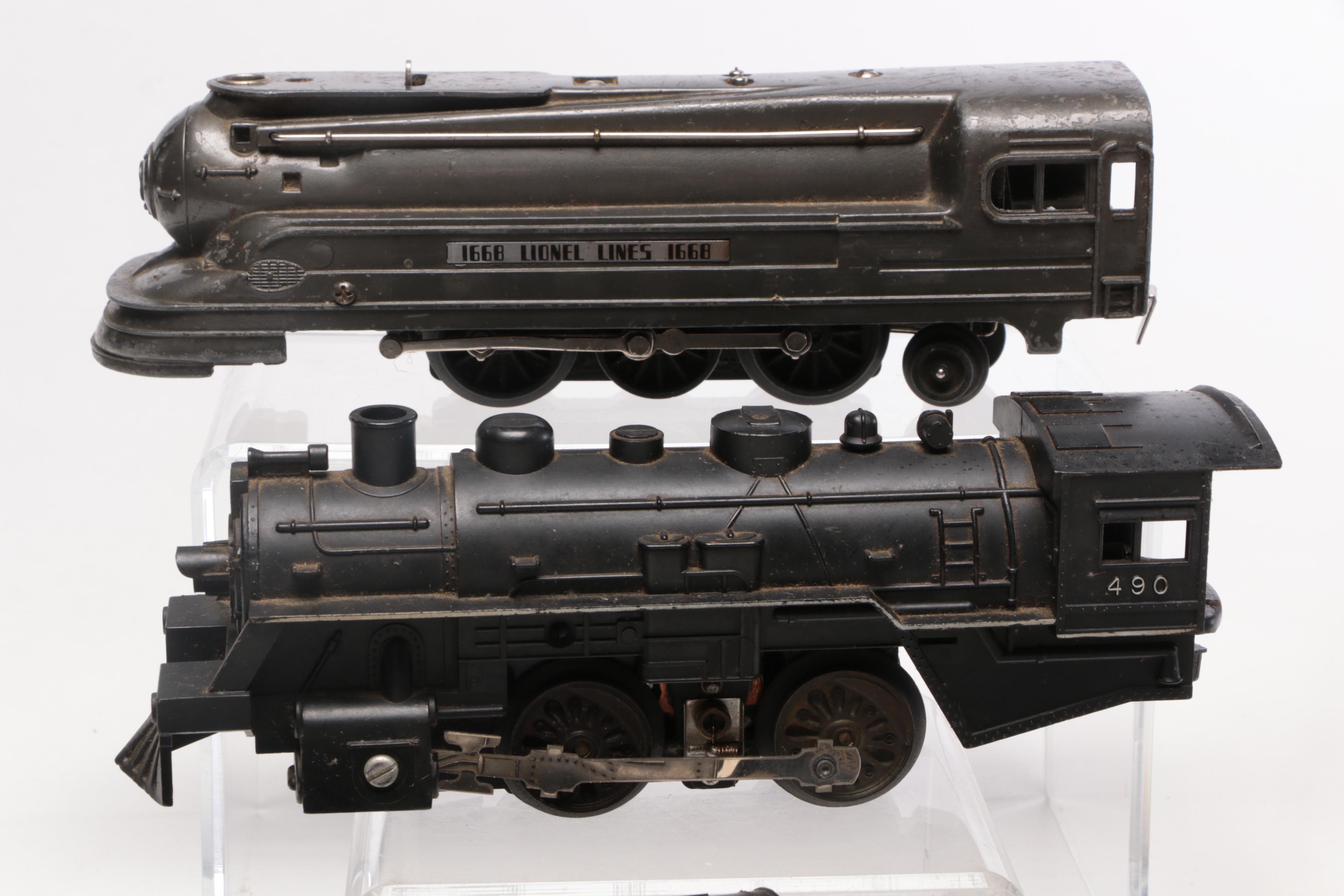 Pre-War Lionel Model Train Cars with Track, 1930s Vintage