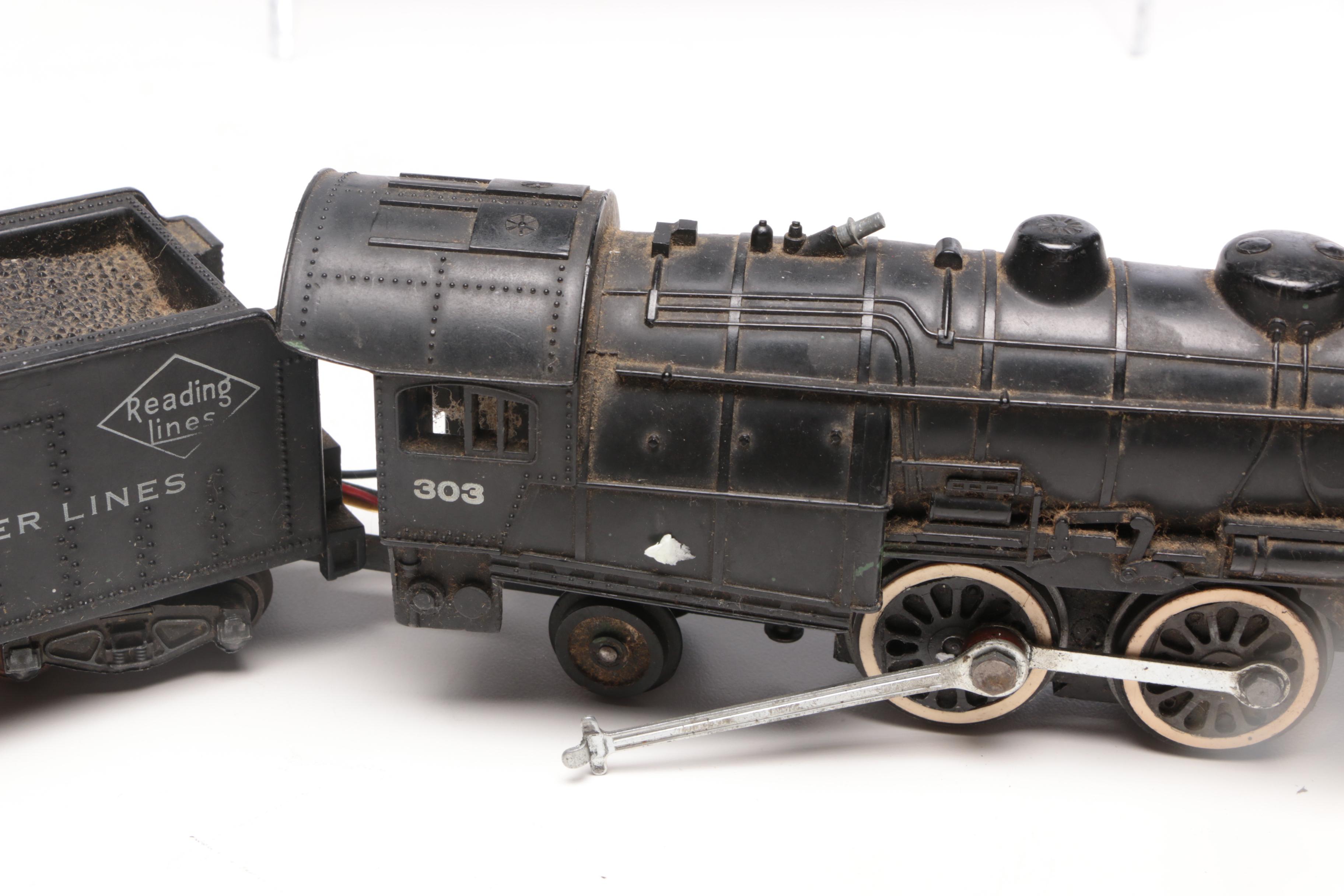 Pre-War Lionel Model Train Cars with Track, 1930s Vintage