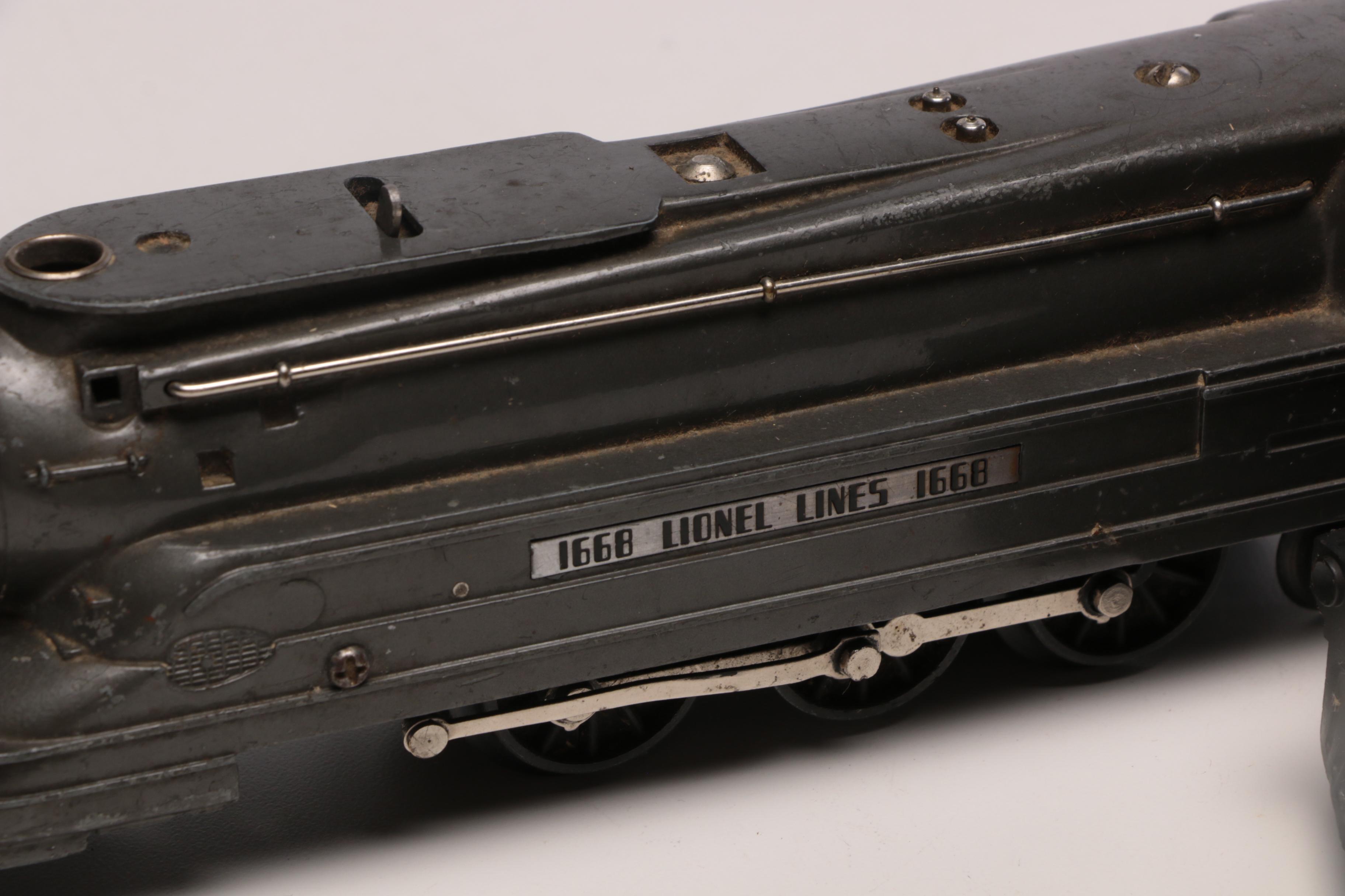 Pre-War Lionel Model Train Cars with Track, 1930s Vintage