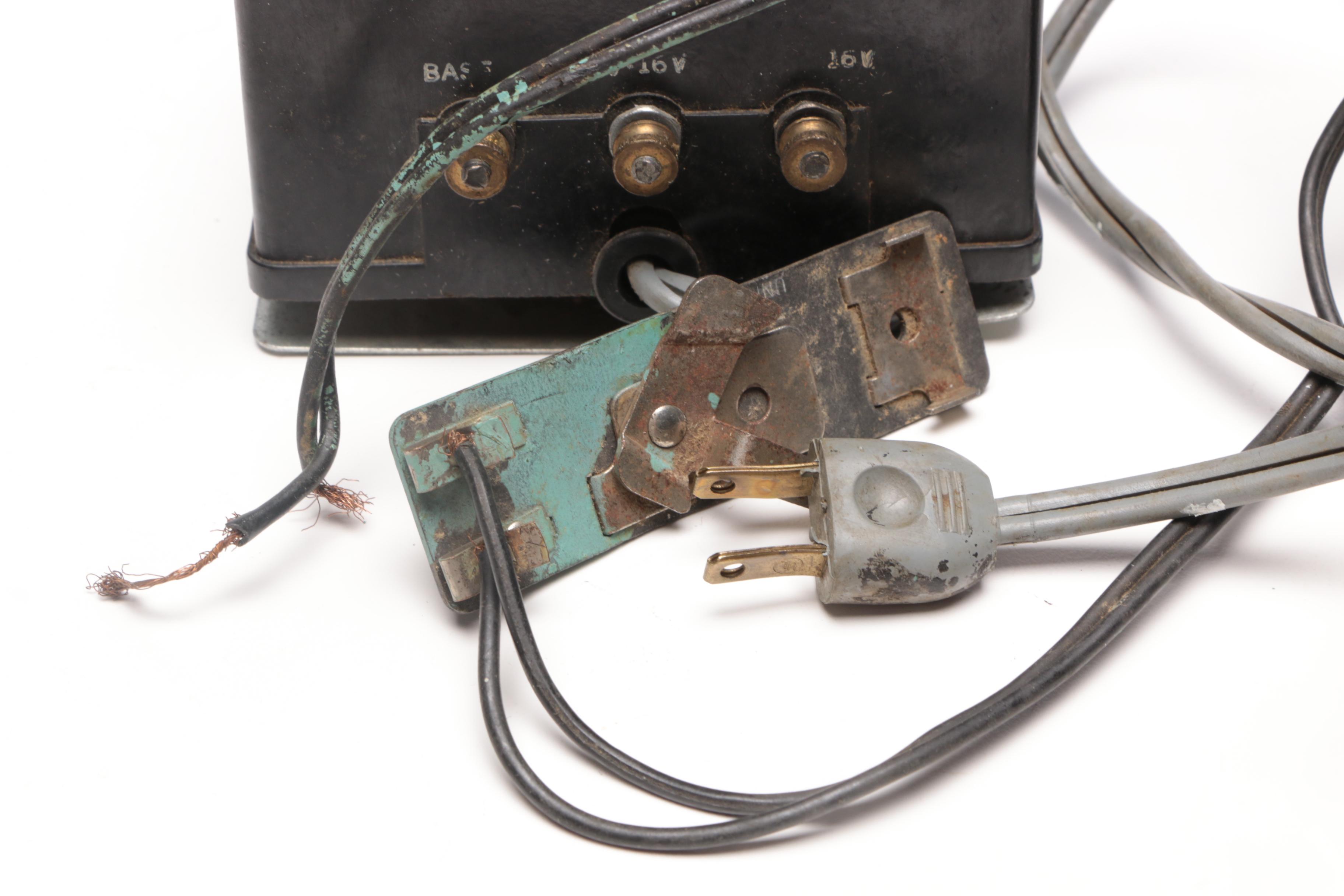 Pre-War Lionel Model Train Cars with Track, 1930s Vintage