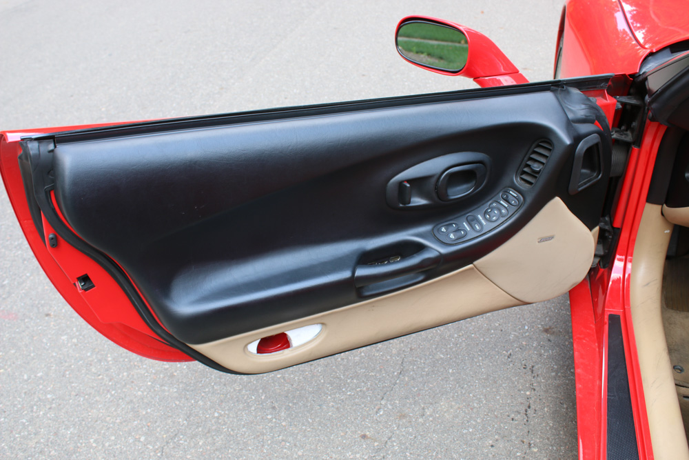 2004 Chevrolet Corvette Convertible in Magnetic Red Metallic