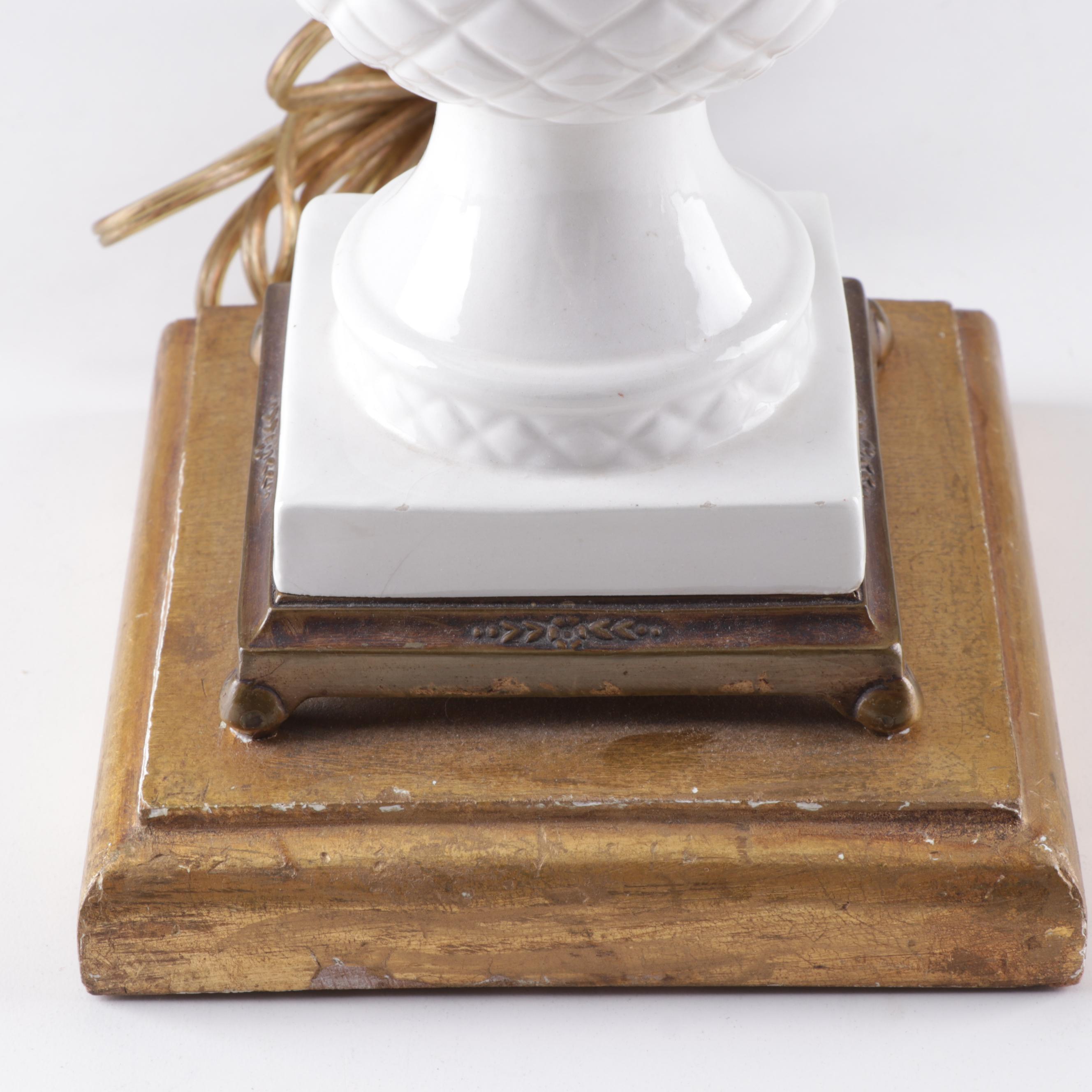 Italian Capodimonte Style Daisy Motif Table Lamp, Mid-20th Century