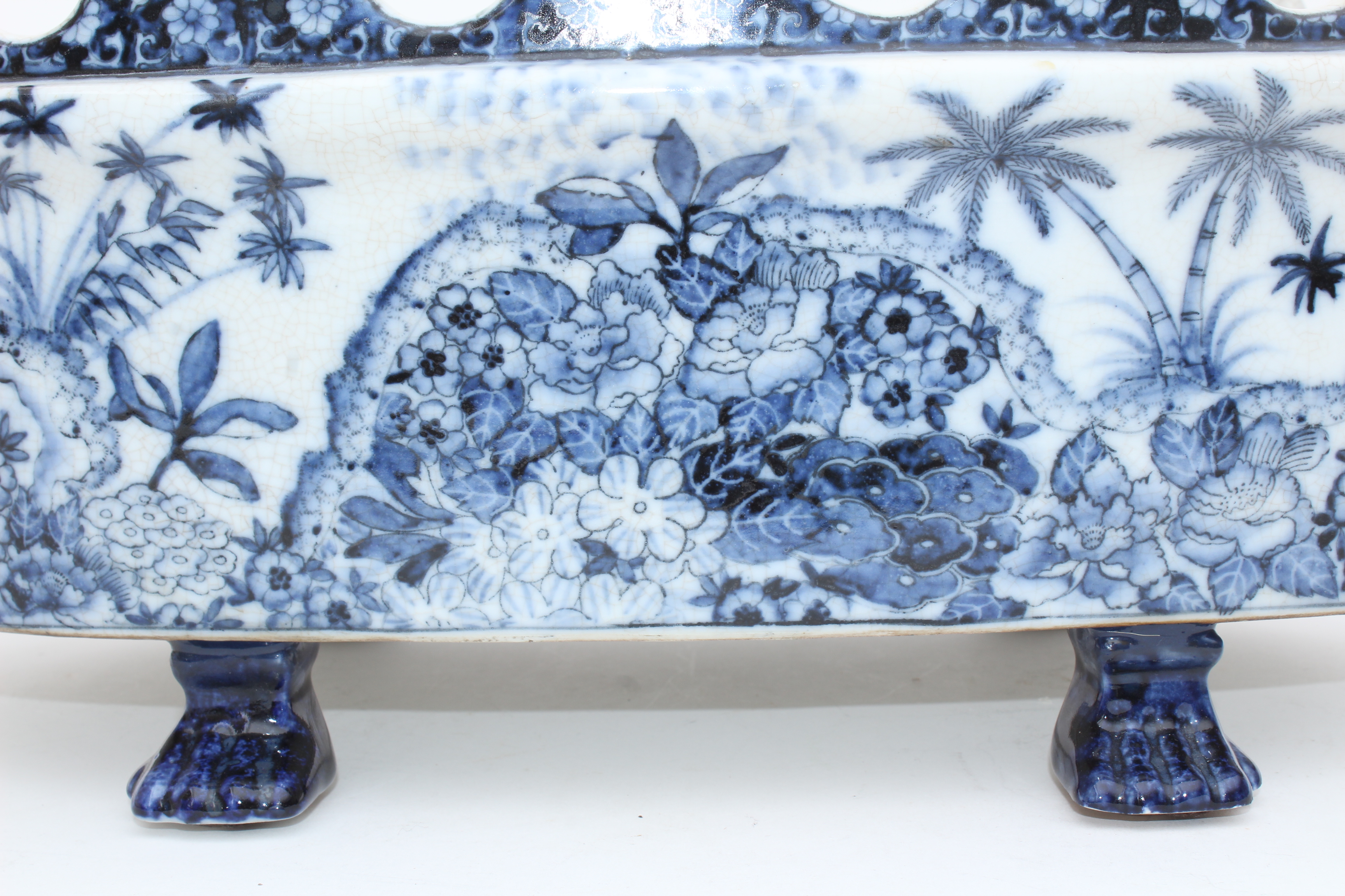 Chinese United Wilson Blue and White Porcelain Footed Foot Bath