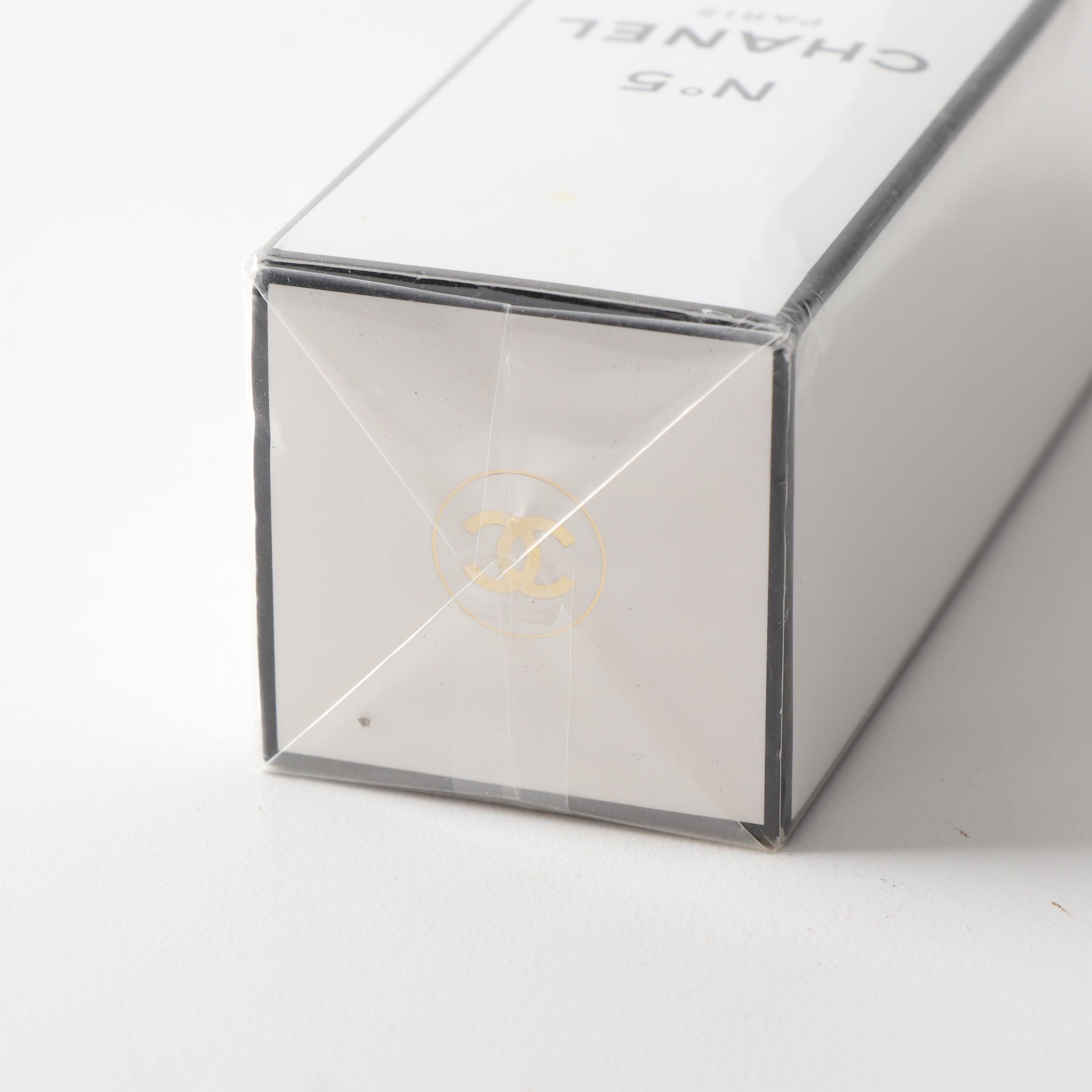 Chanel No. 5 Eau de Toilette Spray