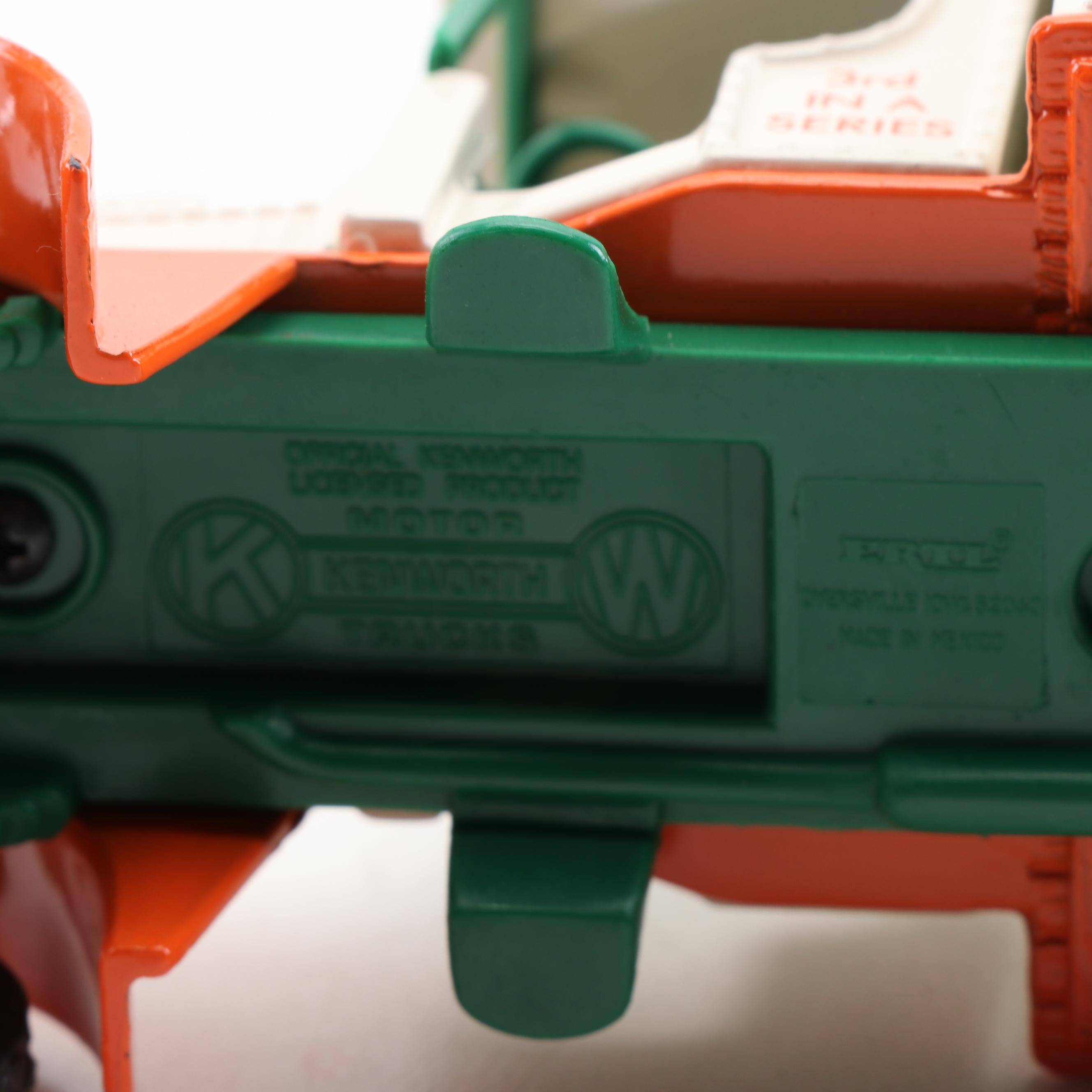 1913 Ford Model T Texaco Delivery Truck Diecast Model with Others, Vintage